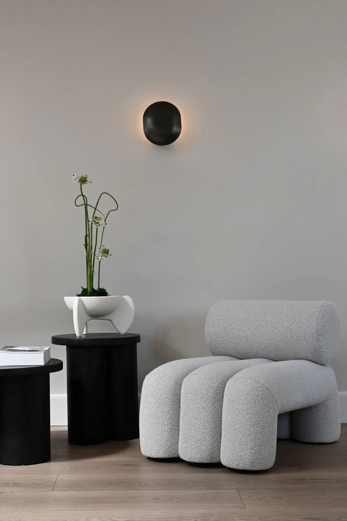 Foku Lounge Chair with adjustable headrest for maximum comfort