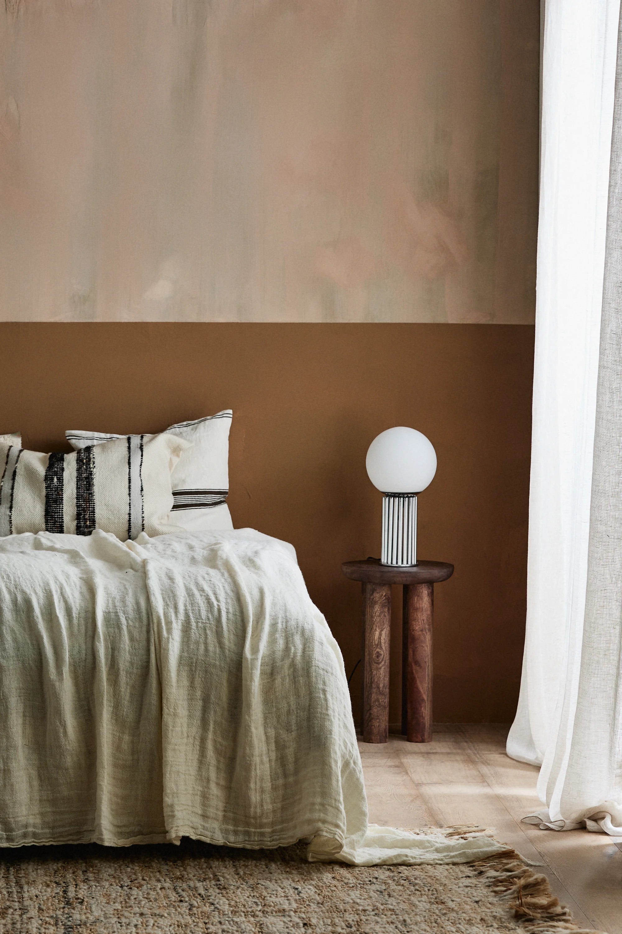 Helin Side Table