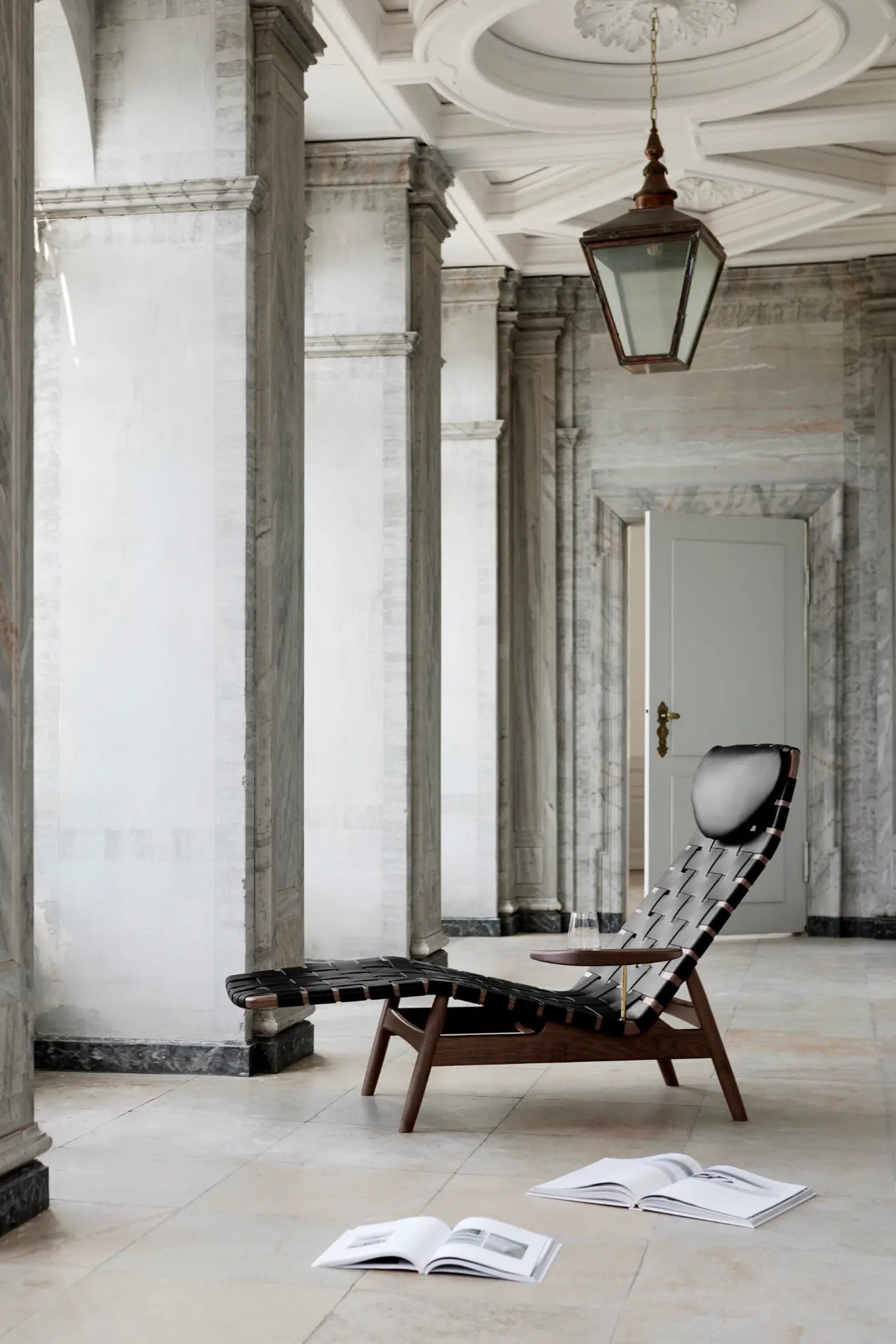 AV Egoist Chaise Longue: luxurious and comfortable chaise longue for ultimate relaxation