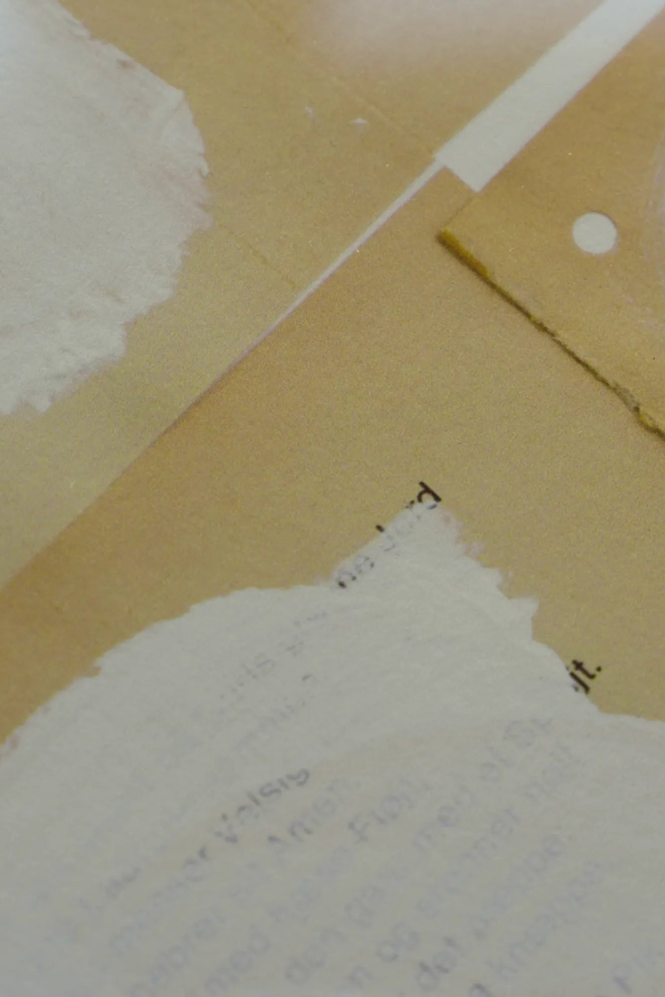 Protective cover with a sleek design, perfect for laptops and tablets