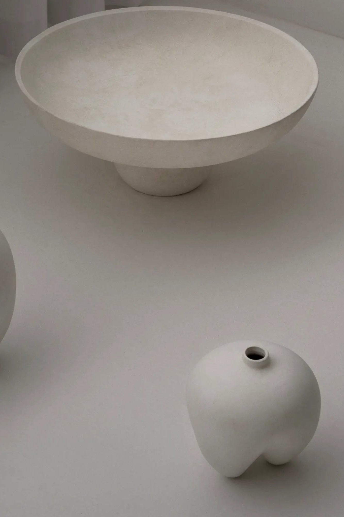Handcrafted Sumo Vase - Petit in elegant ivory color