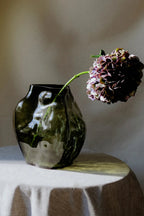  A top-down view of the vase, showcasing its wide opening