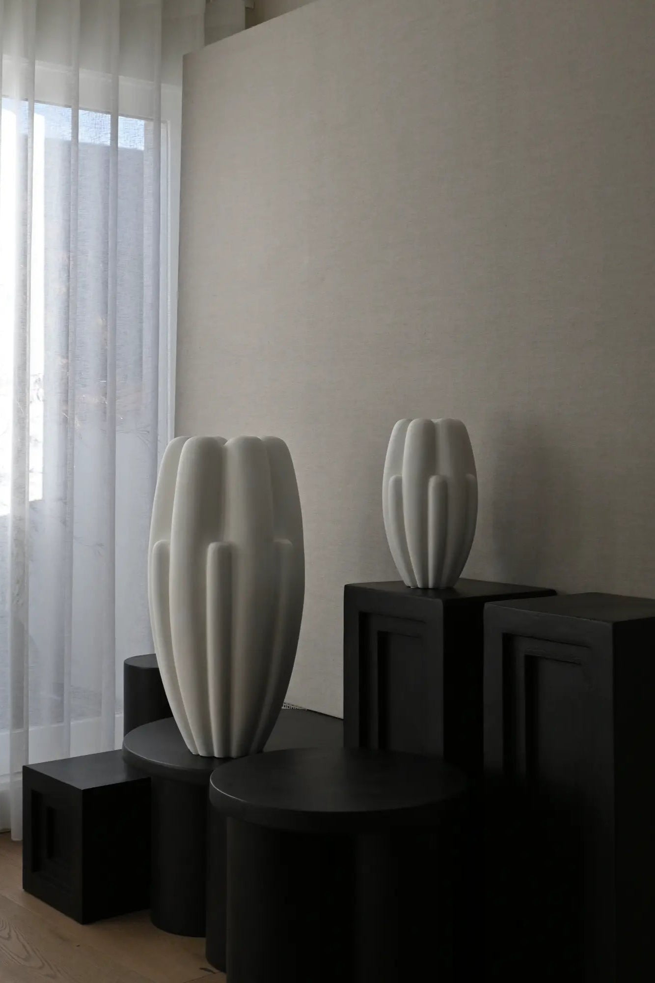 Bloom Slim Vase - Big in elegant and modern design, perfect for showcasing large bouquets