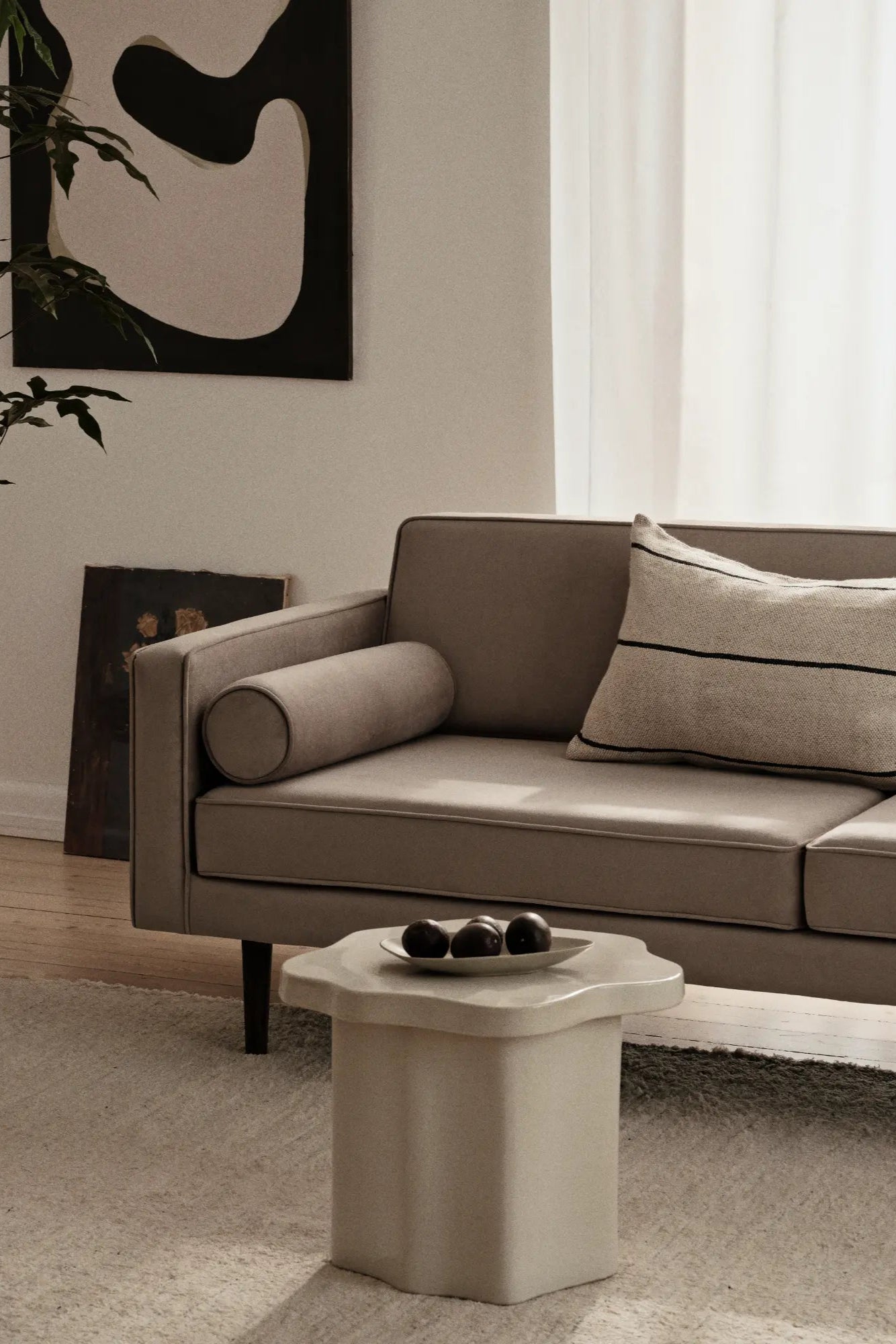 Rectangular Sonja Table with extendable feature, suitable for large gatherings