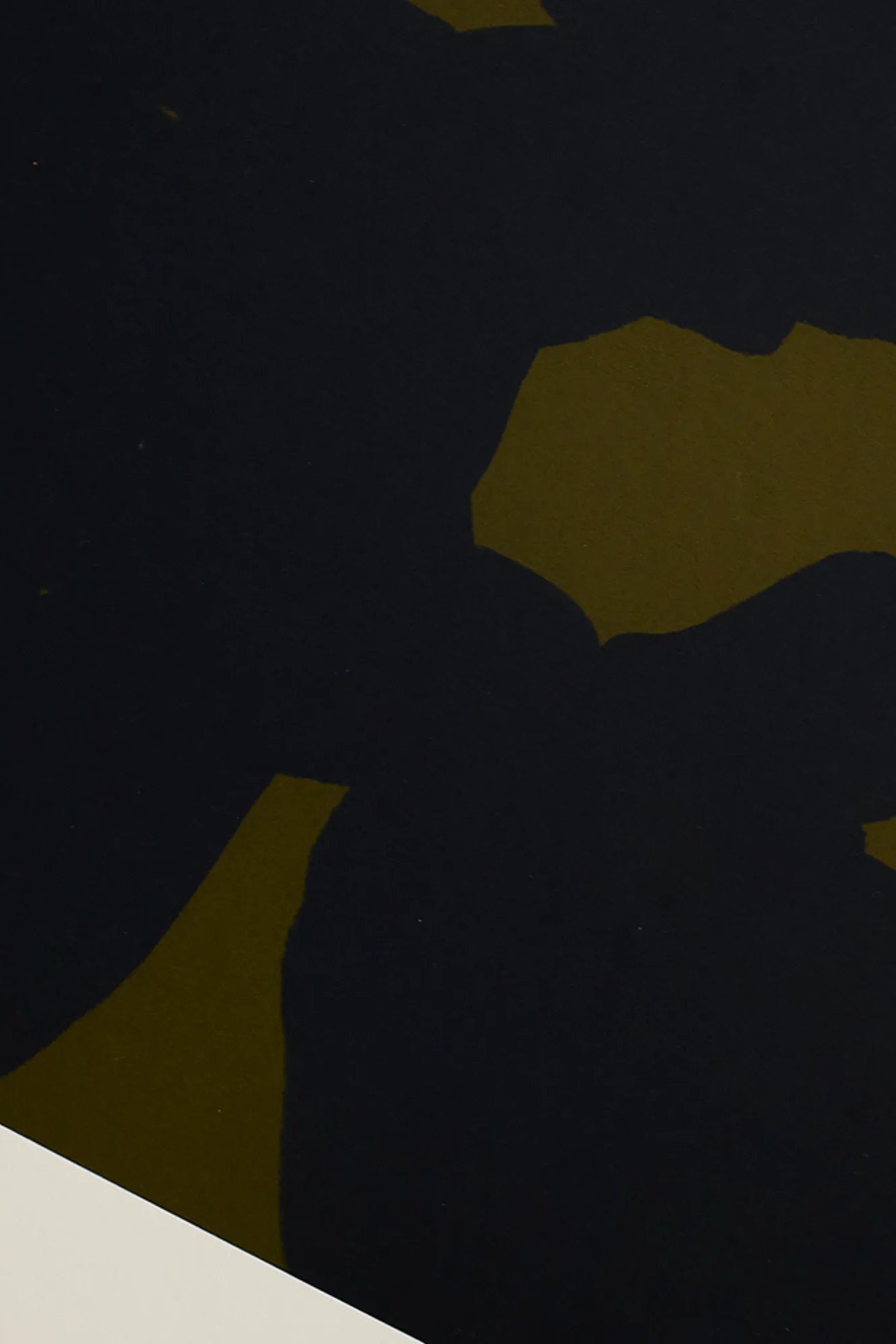 Close-up of Desoleil sunscreen bottle with natural ingredients like aloe vera and vitamin E for nourishing and hydrating skin