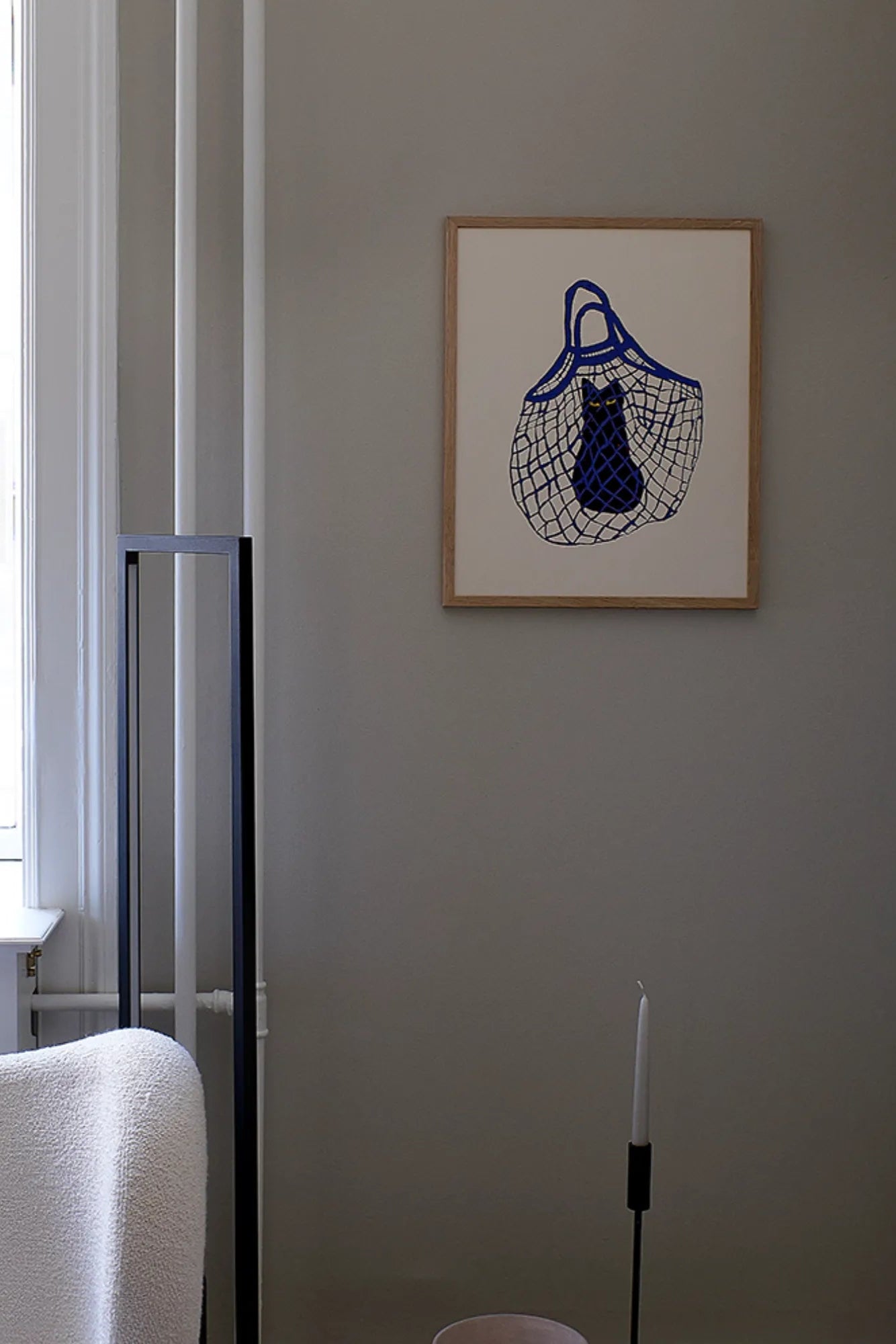 The Cat’s In The Bag in a stylish gray color, blending seamlessly with any home decor