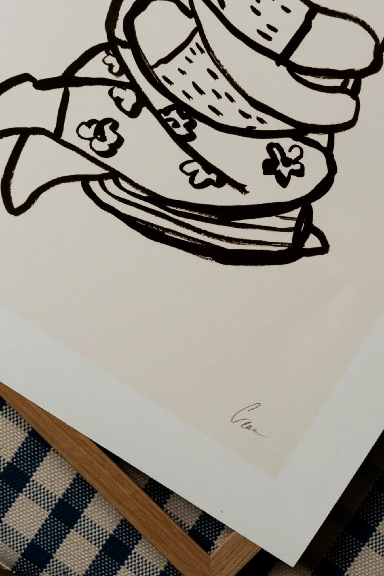 Embrace - A sleek and modern wearable device for tracking fitness and health data