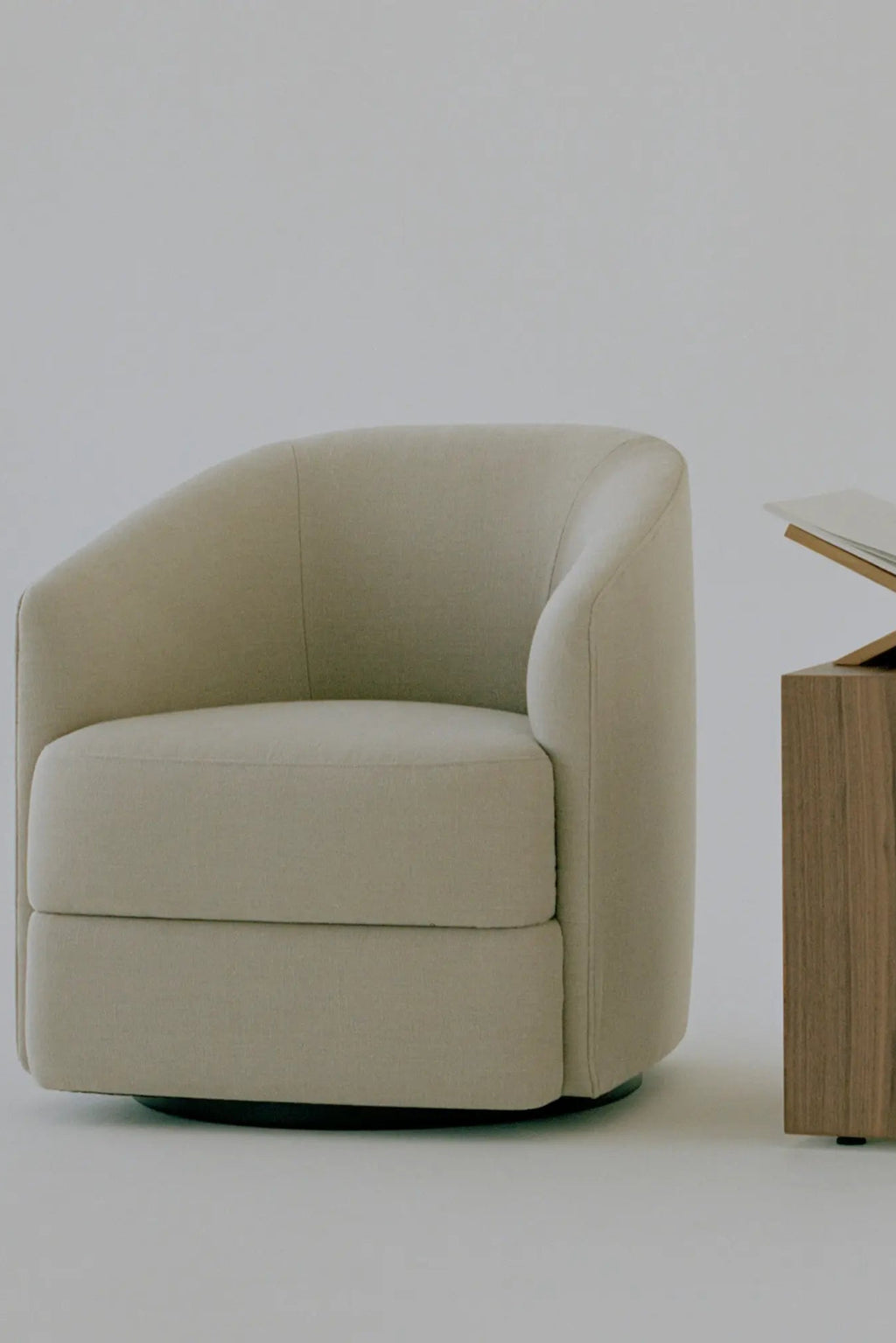 Covent Lounge Chair - Narrow upholstered in luxurious velvet fabric