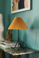  Geraldine table lamp with a contemporary look and warm lighting
