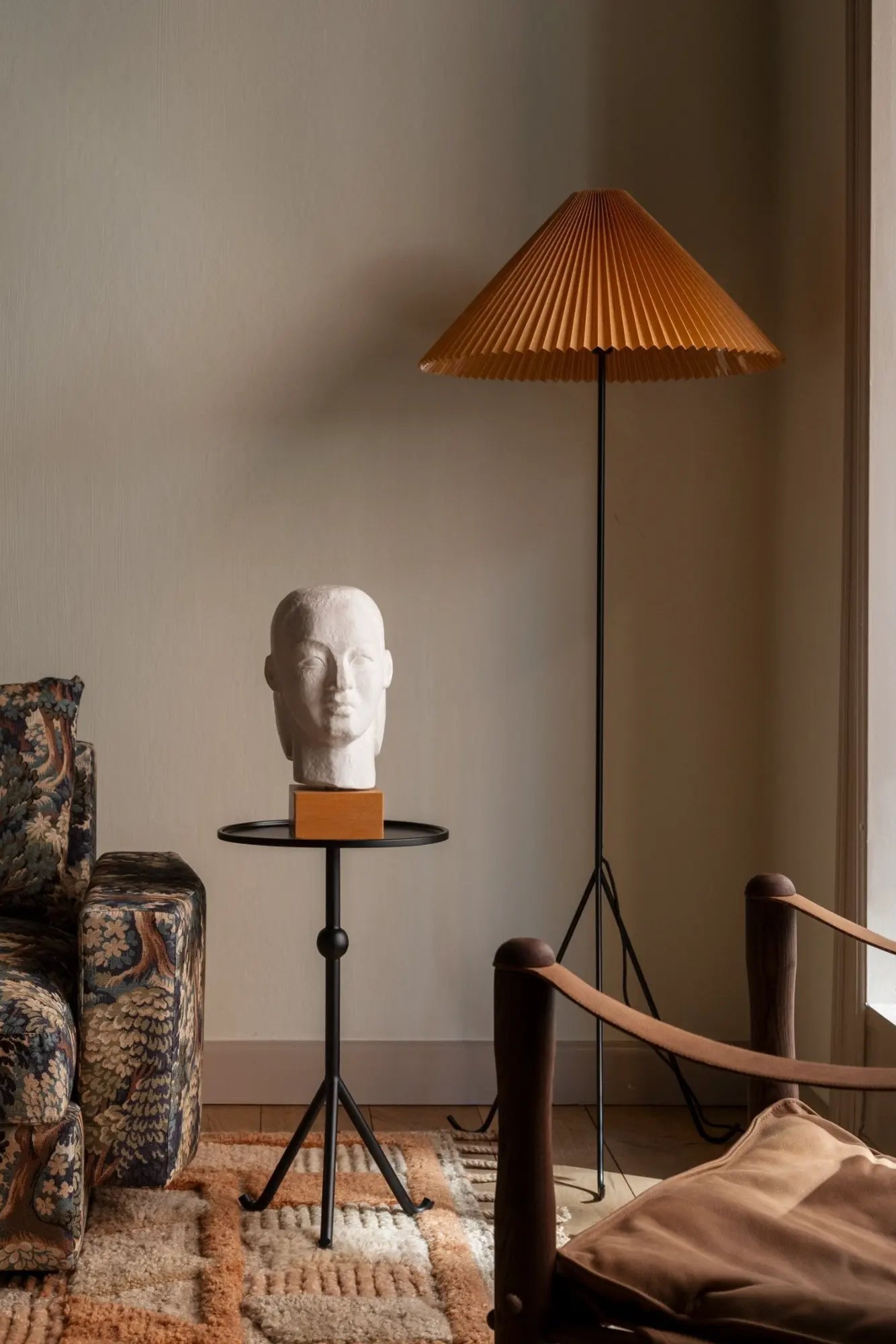 Modern and elegant Geraldine Floor Lamp with adjustable arm and sturdy base