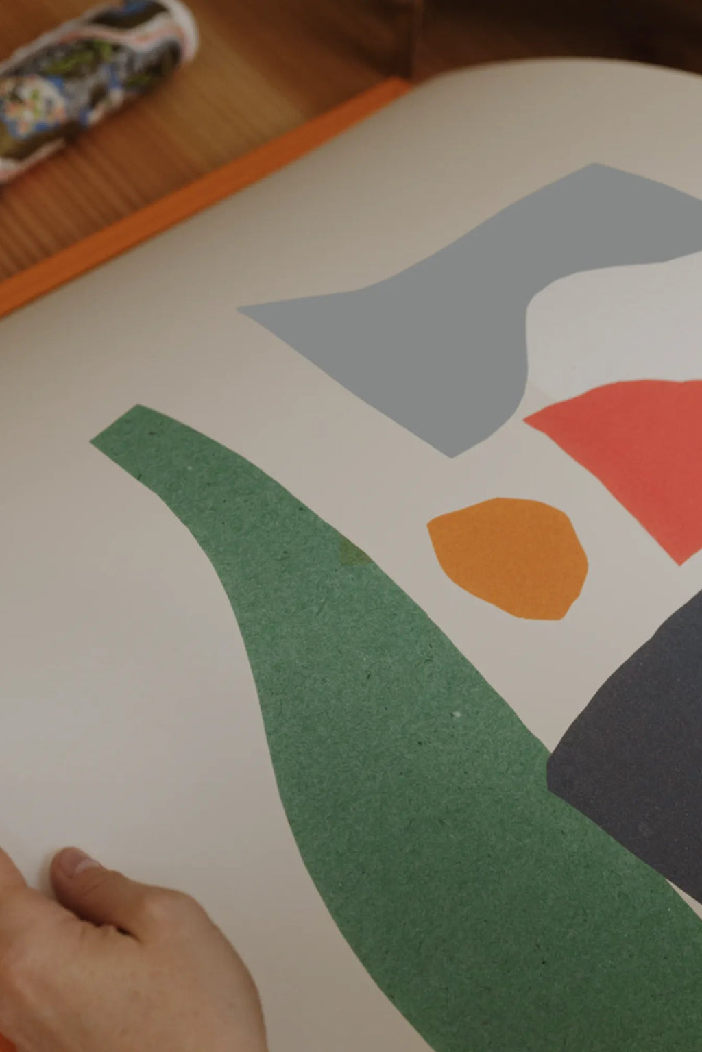  Close-up of mouth-watering ramen noodles and savory broth served in a traditional ramen shop