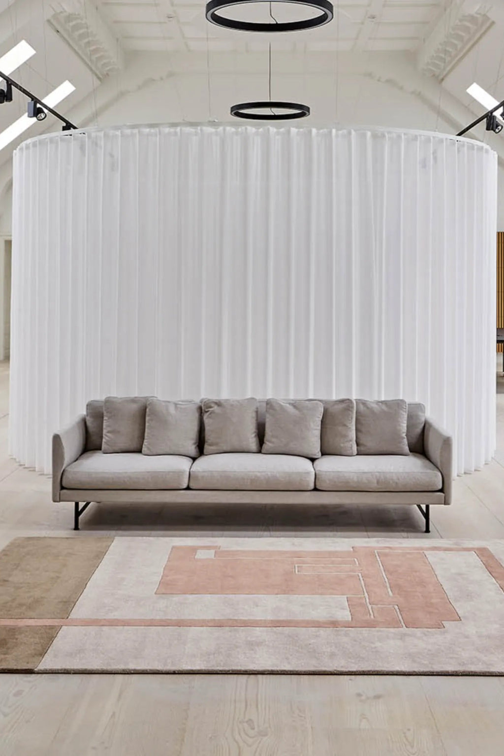 Hand-woven beige and grey geometric pattern Structures Rug for modern interiors