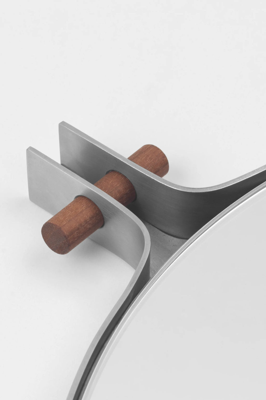 Dowel Round Mirror - THAT COOL LIVING