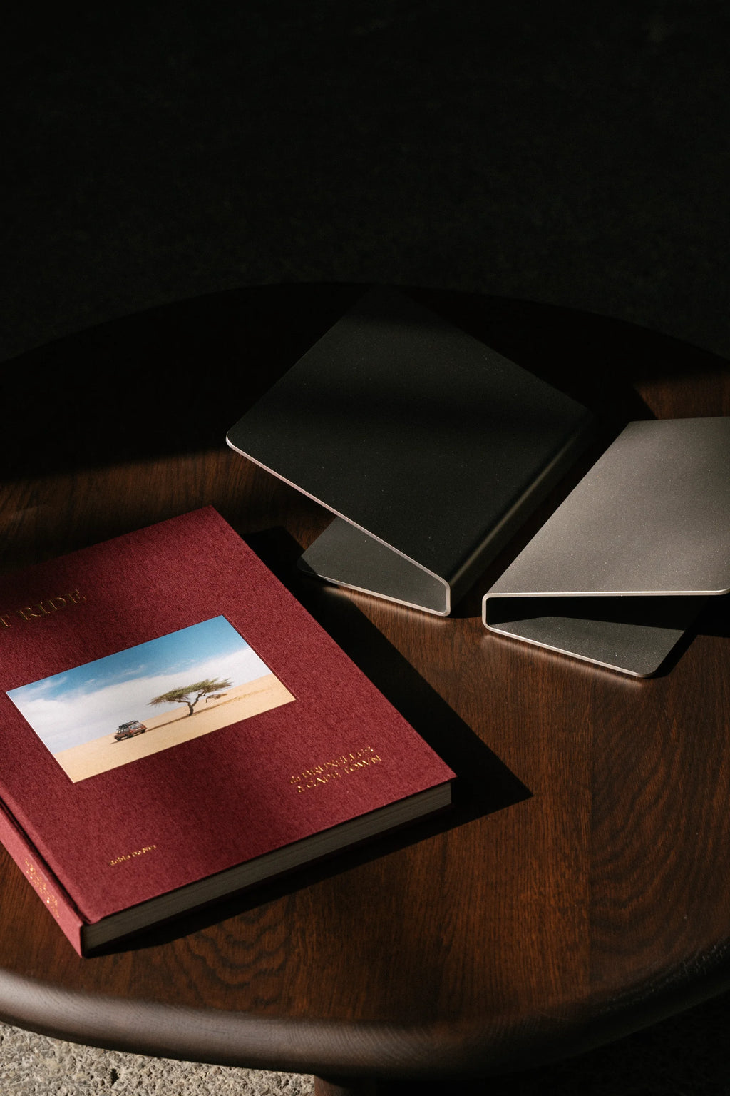 1.0 - Book Stand - THAT COOL LIVING