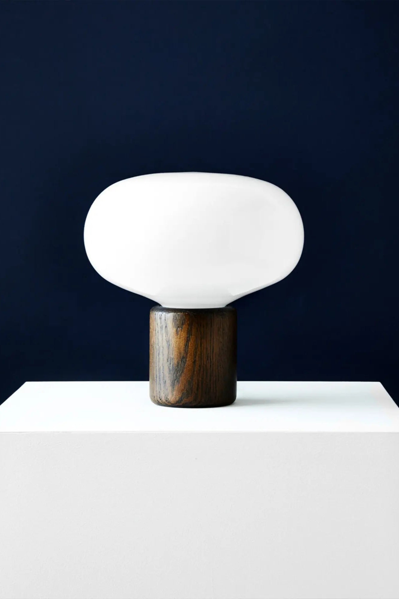  Stylish Karl-Johan table lamp illuminating cozy living room setting