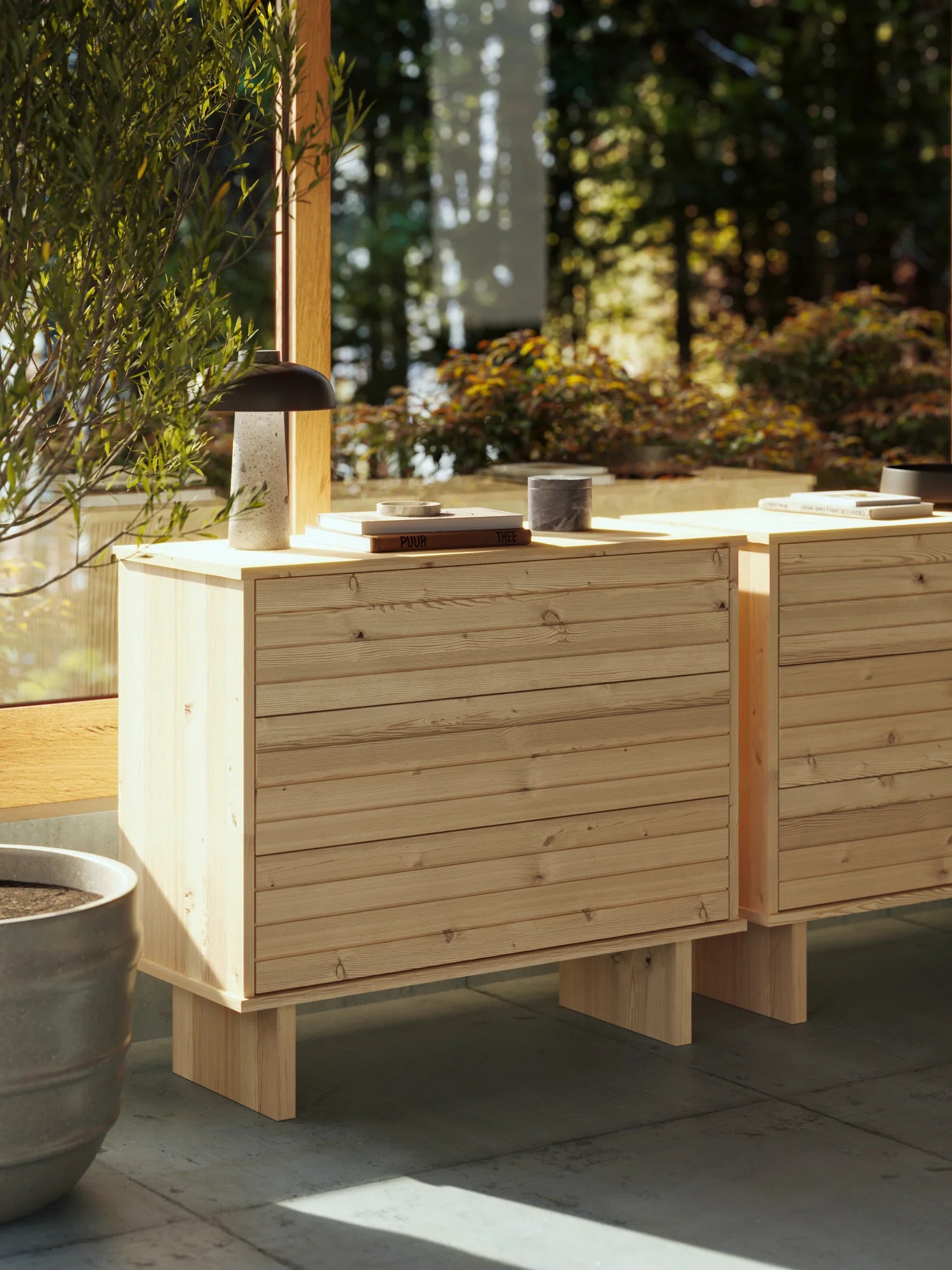 Kommo Dresser