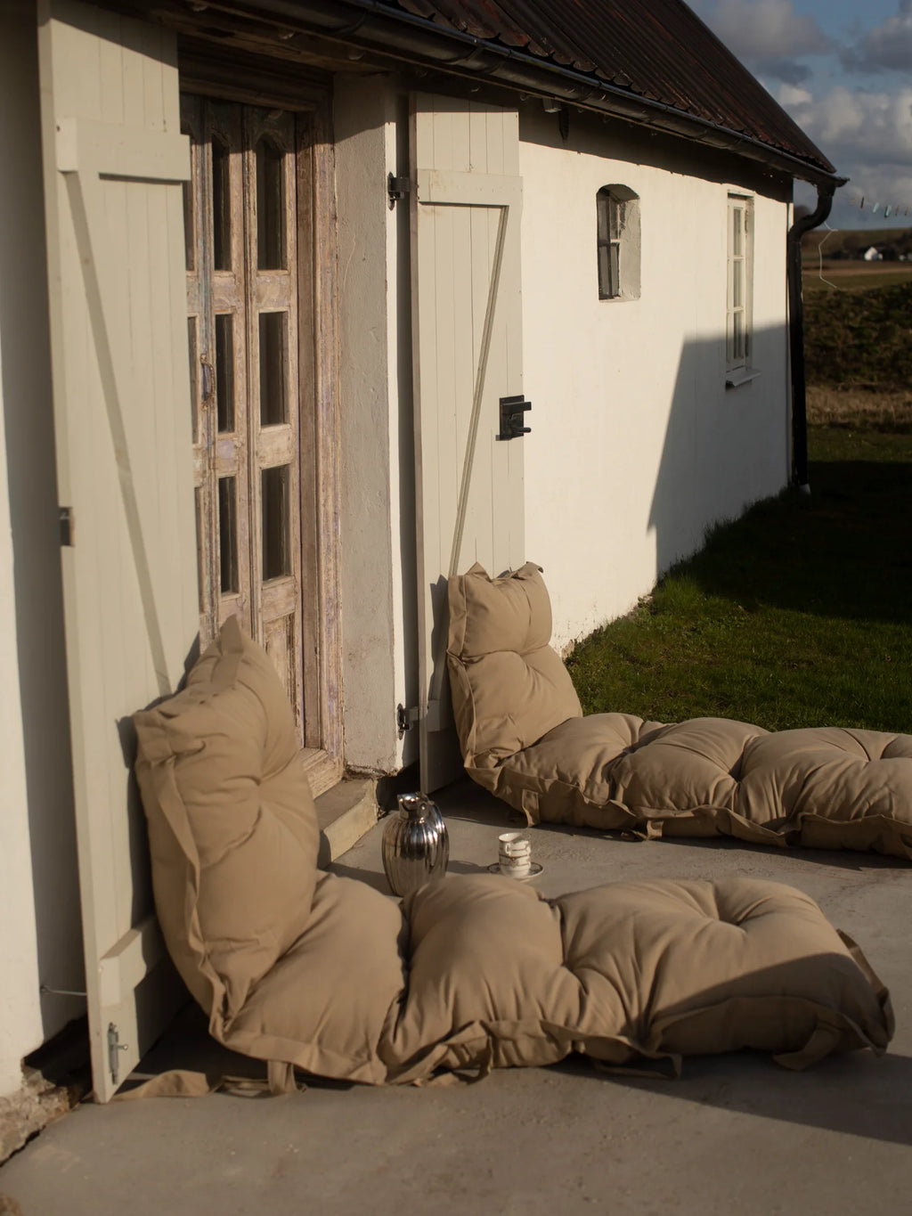 Outdoor Sit and Sleep