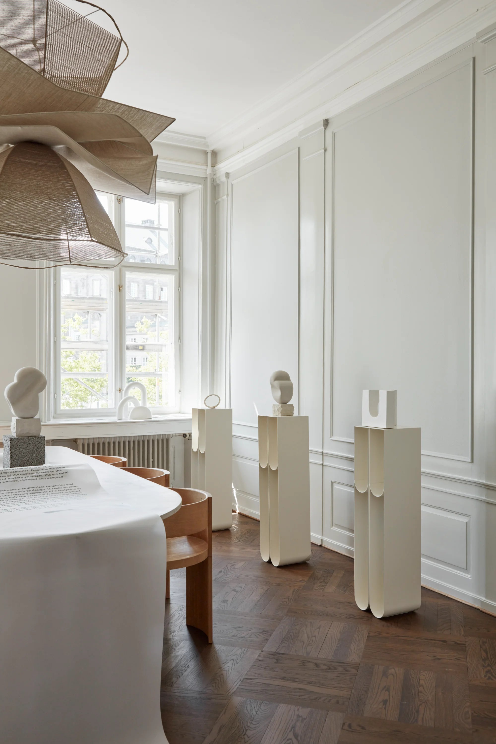 Curved Pedestal - THAT COOL LIVING