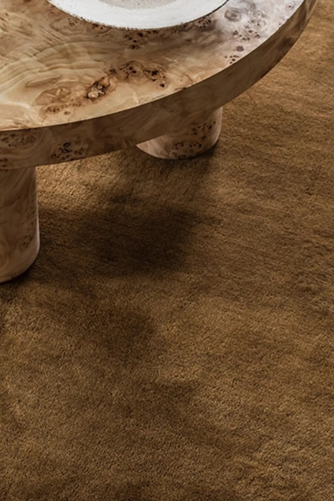  High-quality sustainable wool rug with natural color variations and soft texture