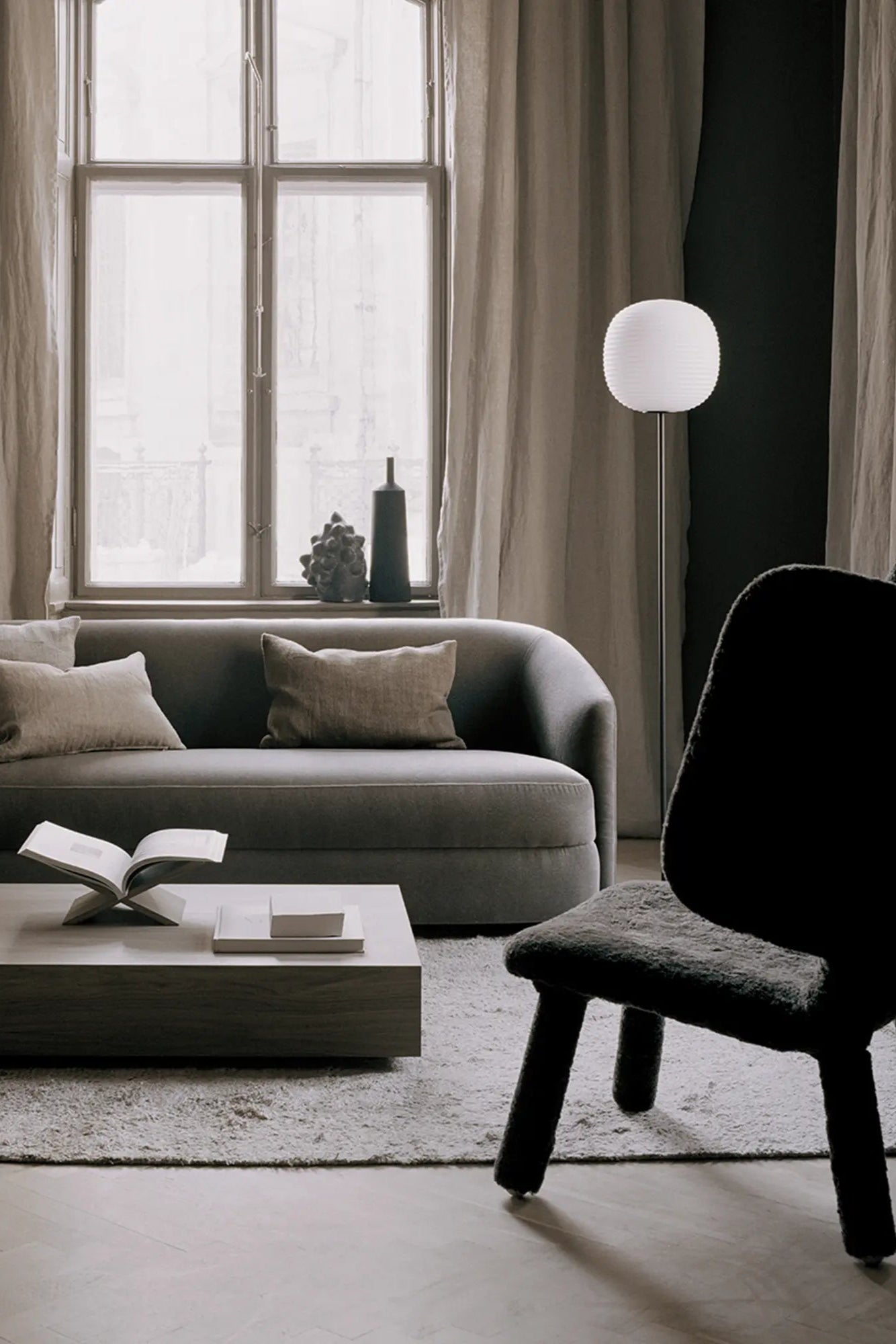  Minimalist Lantern Floor Lamp with Geometric Design 