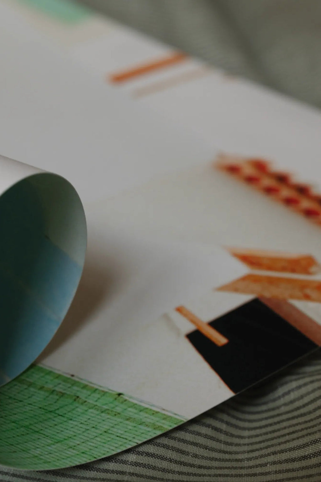 Aljezur: Handcrafted wooden serving tray with intricate mosaic inlay design