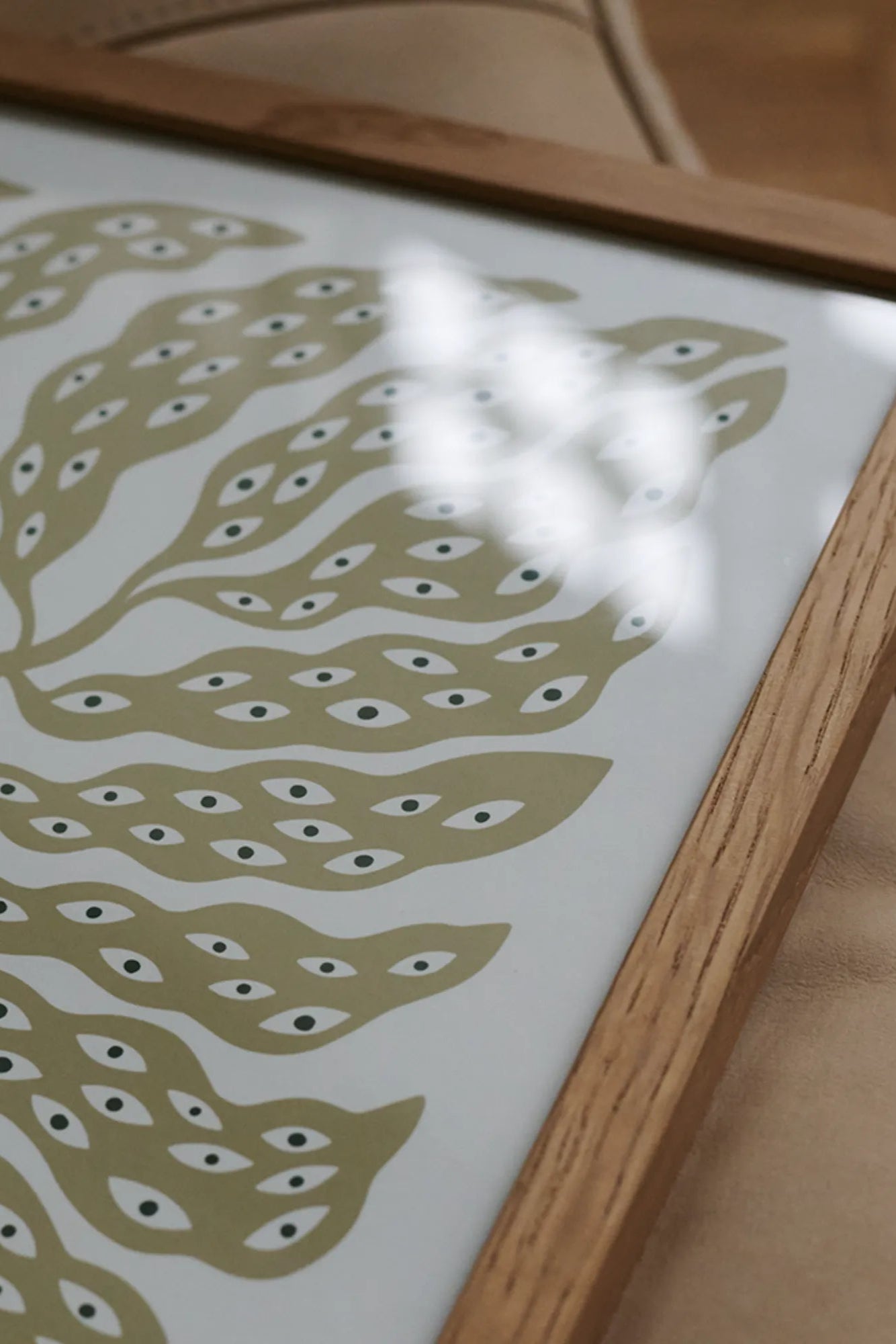 Eye cream product for reducing puffiness and dark circles