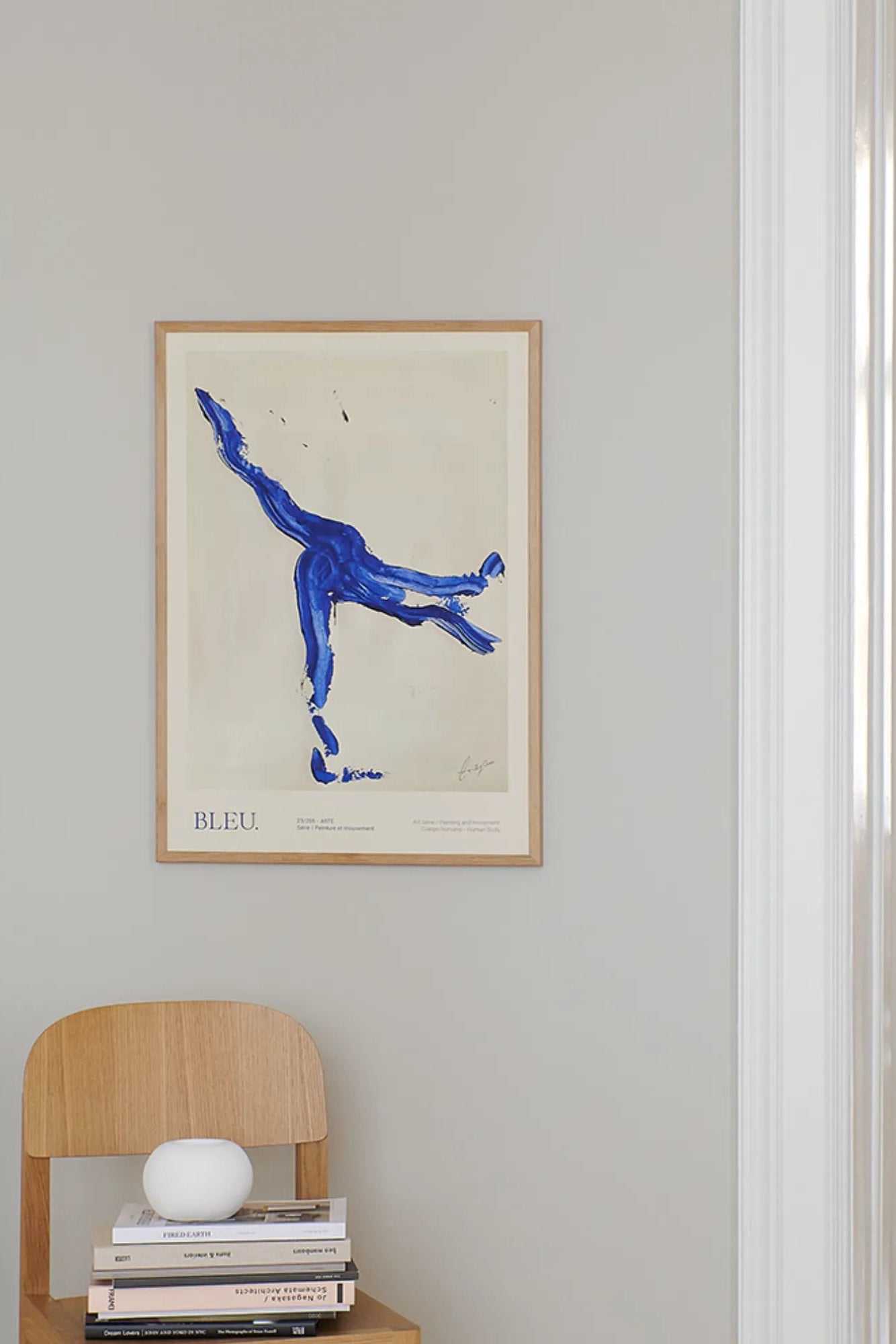  Close-up of the intricate details and fine craftsmanship of the Bleu product