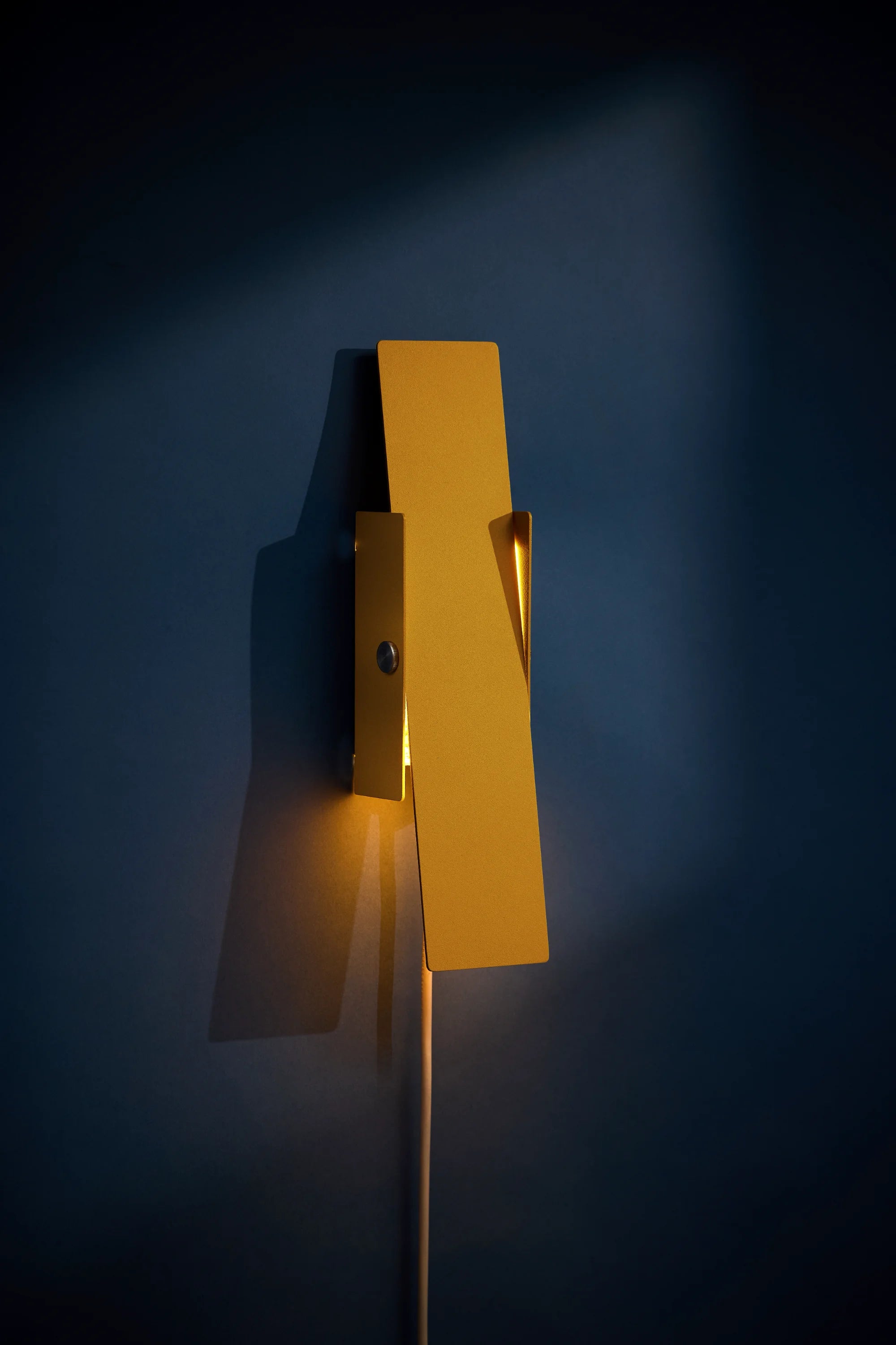 Pivoting Wall Lamp - THAT COOL LIVING