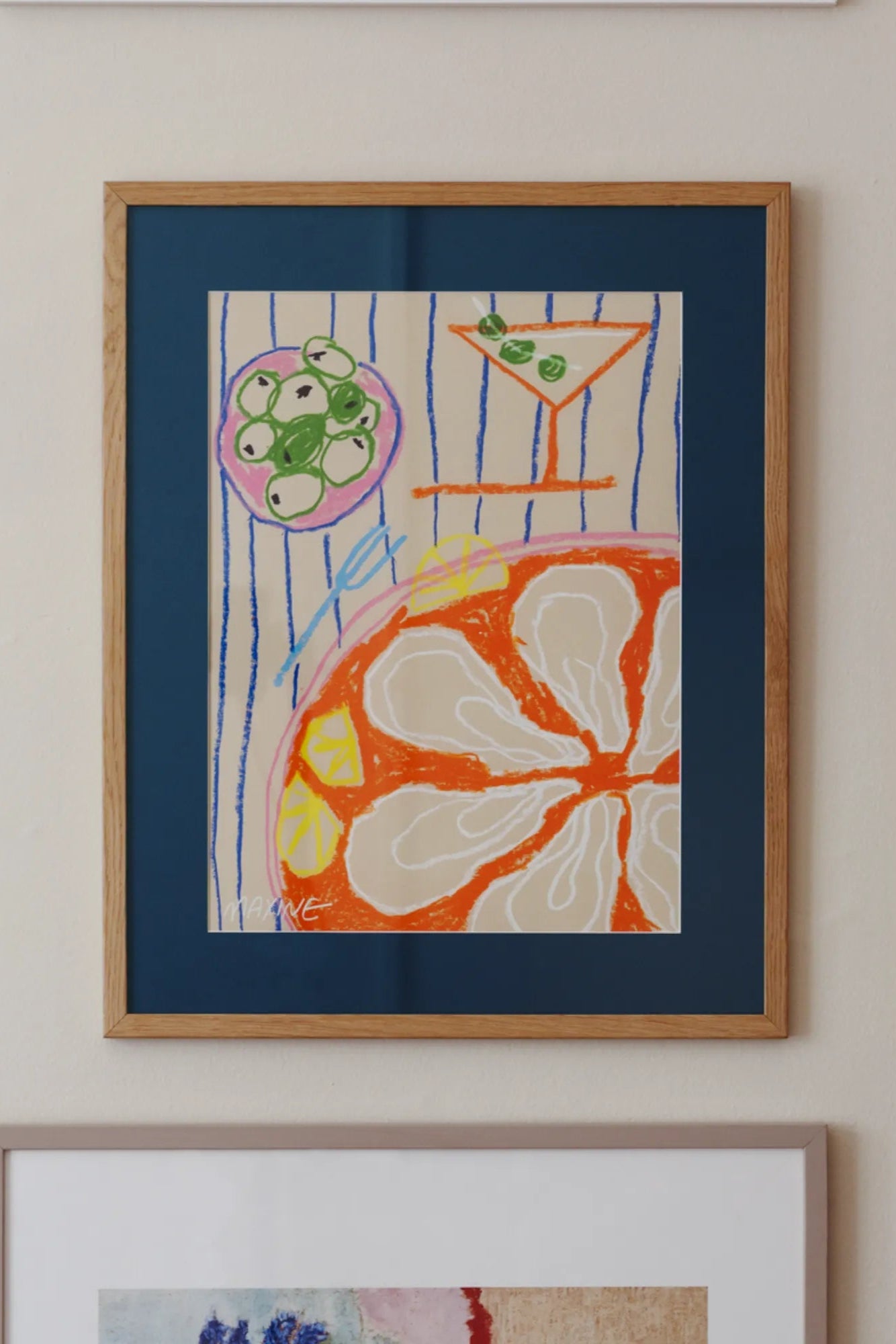 A photo of a delicious and elegant pairing of a martini cocktail and fresh oysters