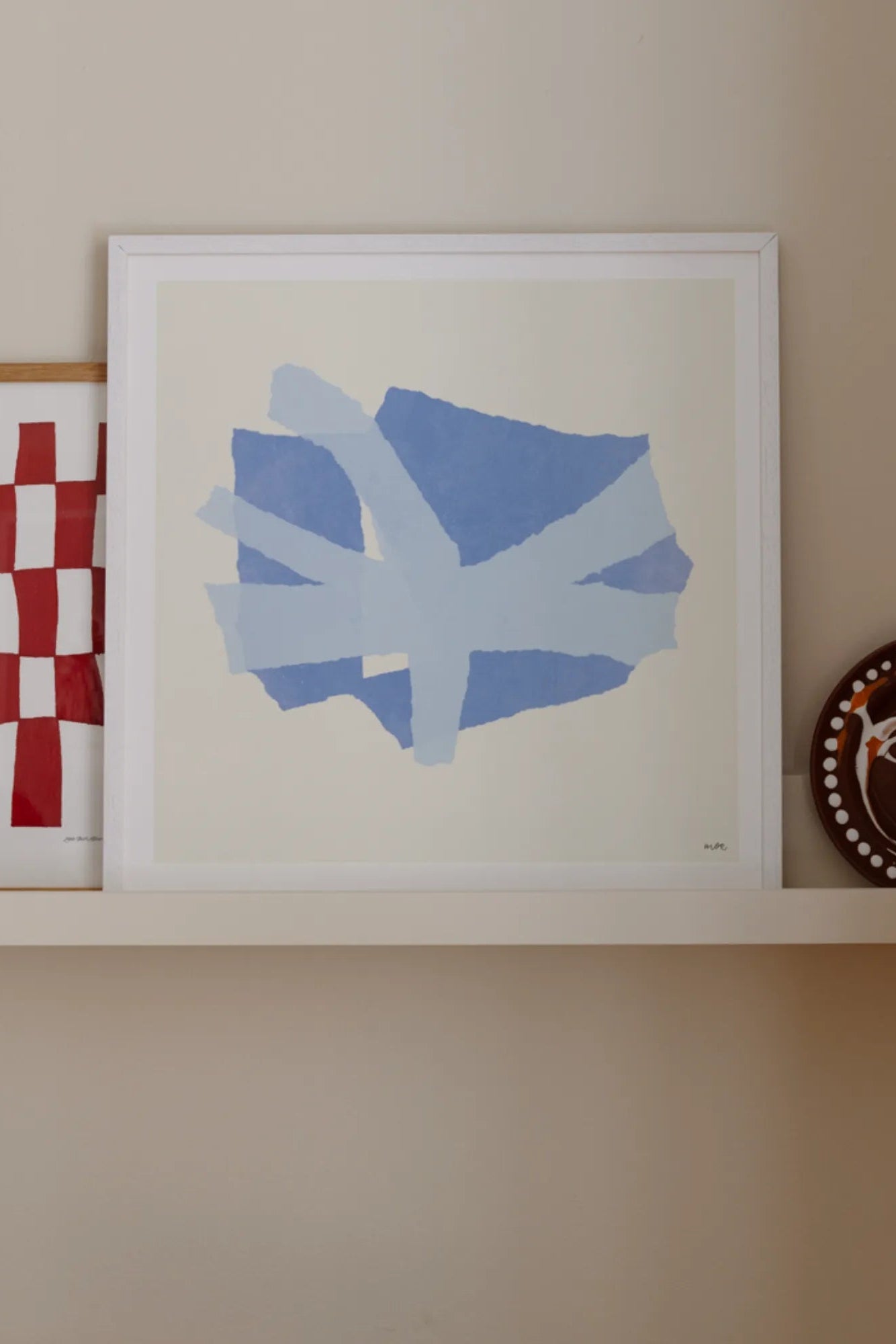 Beautiful and intricate metal sculpture of a branching IV design