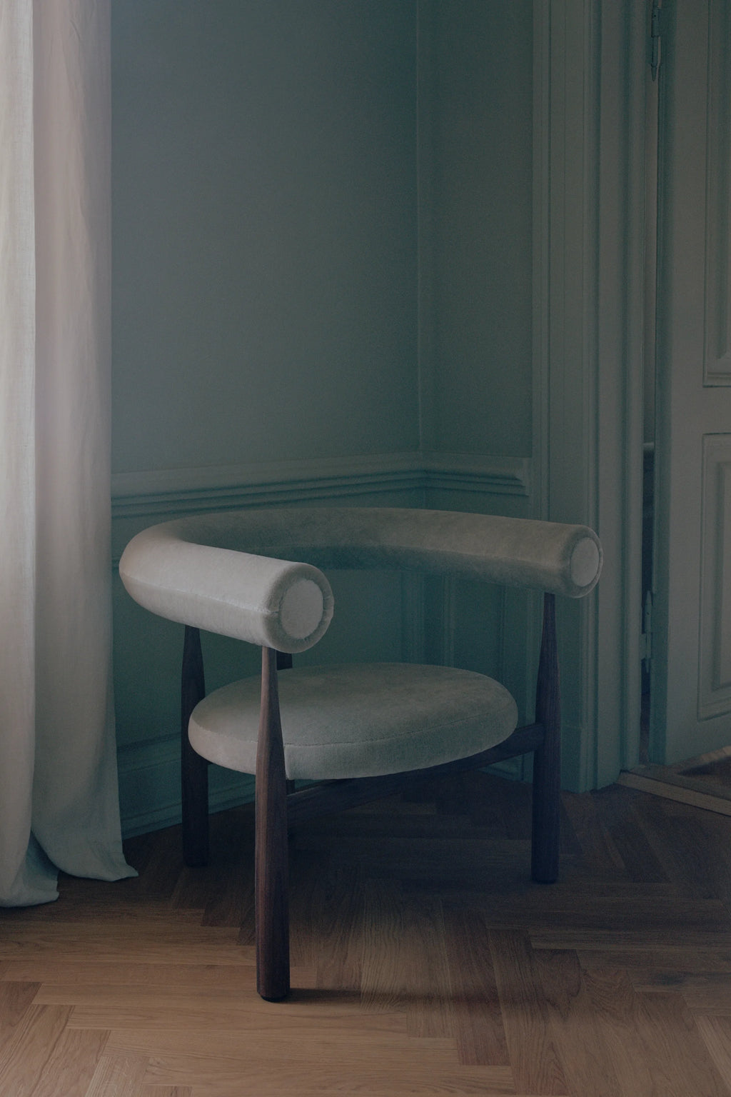 Bukowski Lounge Chair