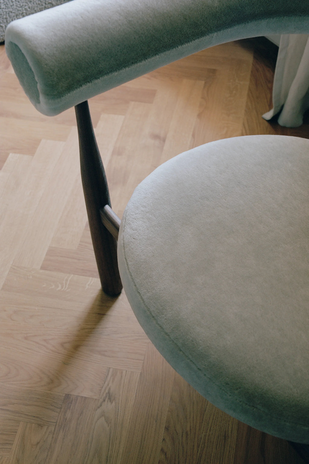 Bukowski Lounge Chair