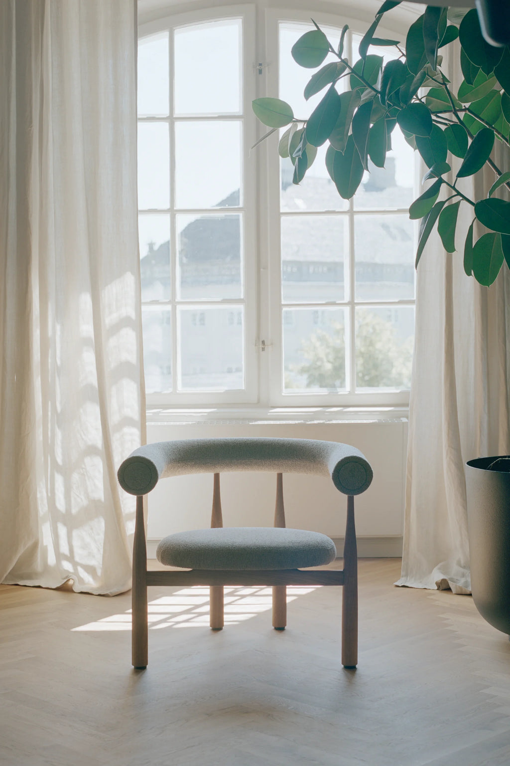 Bukowski Lounge Chair