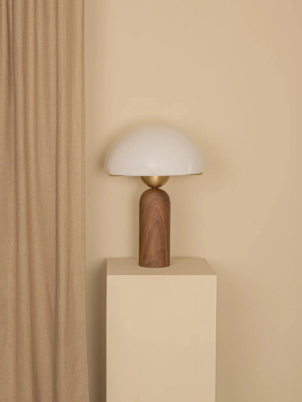 Peono Table Lamp