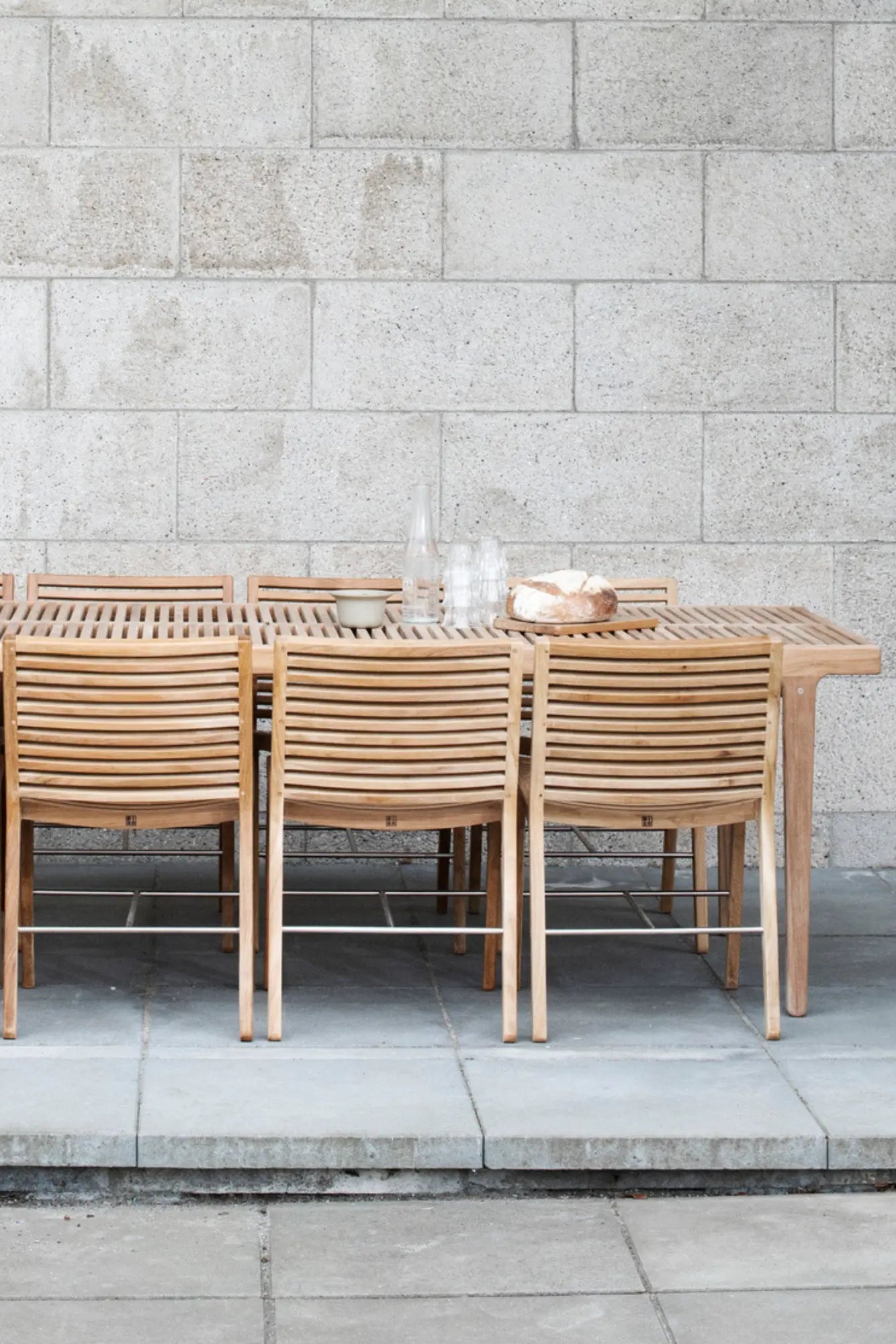  Stackable Outdoor Rib Dining Chair for Easy Storage 