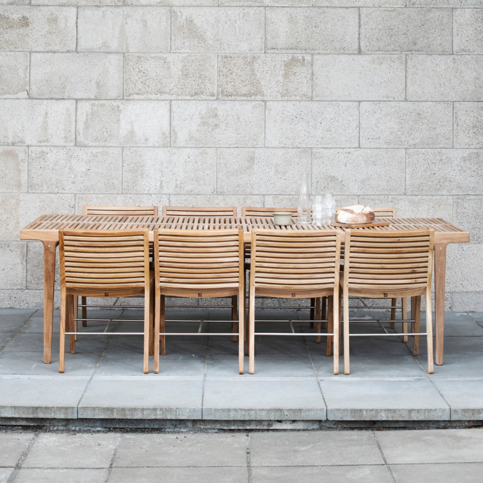  Stackable Outdoor Rib Dining Chair for Easy Storage 