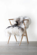  Genuine sheepskin throw blanket with long, silky wool fibers 