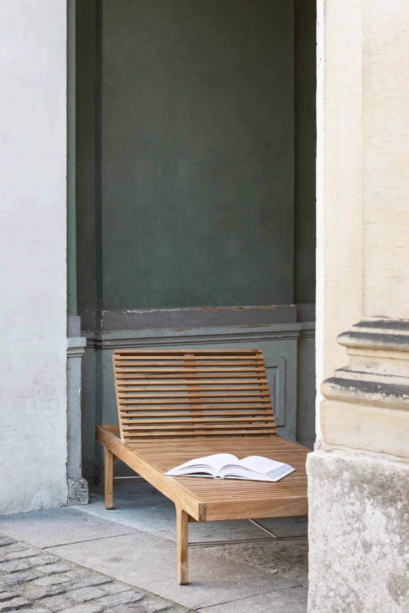 Luxurious outdoor sunbed with durable and weather-resistant ribbed design