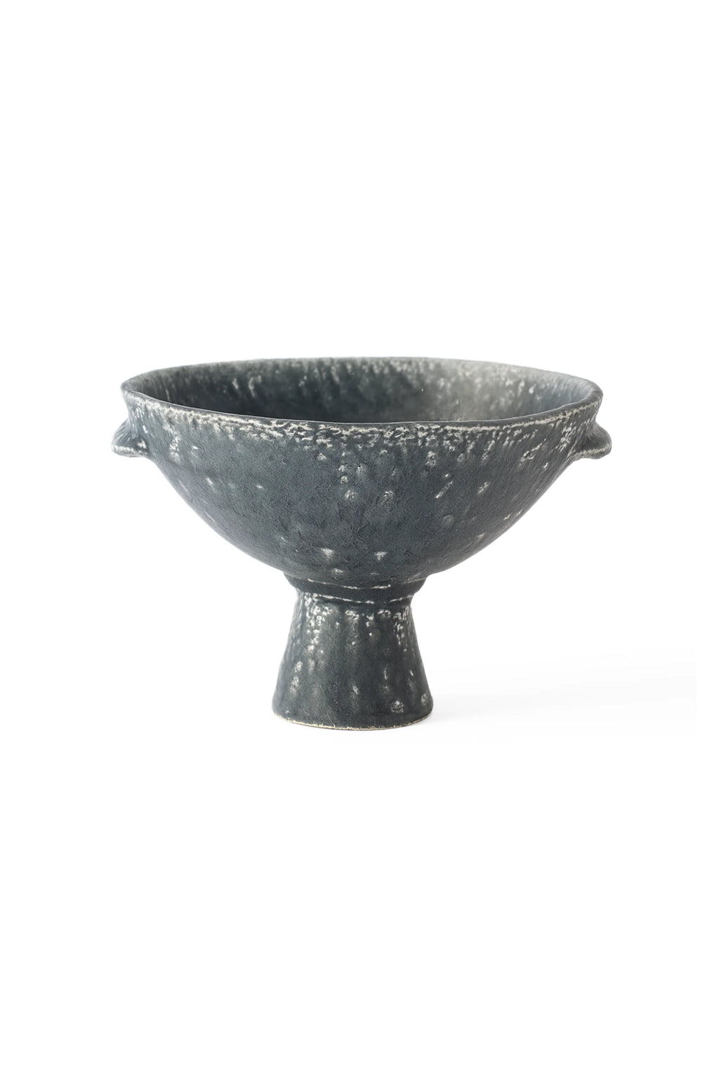 Canoa Lab Skypho Perla Negra Footed Bowl, a full front view of the elegant, modern ceramic piece. It features a deep, textured dark gray finish with subtle white speckles, and a sturdy footed base with small handles, displayed on a white background.