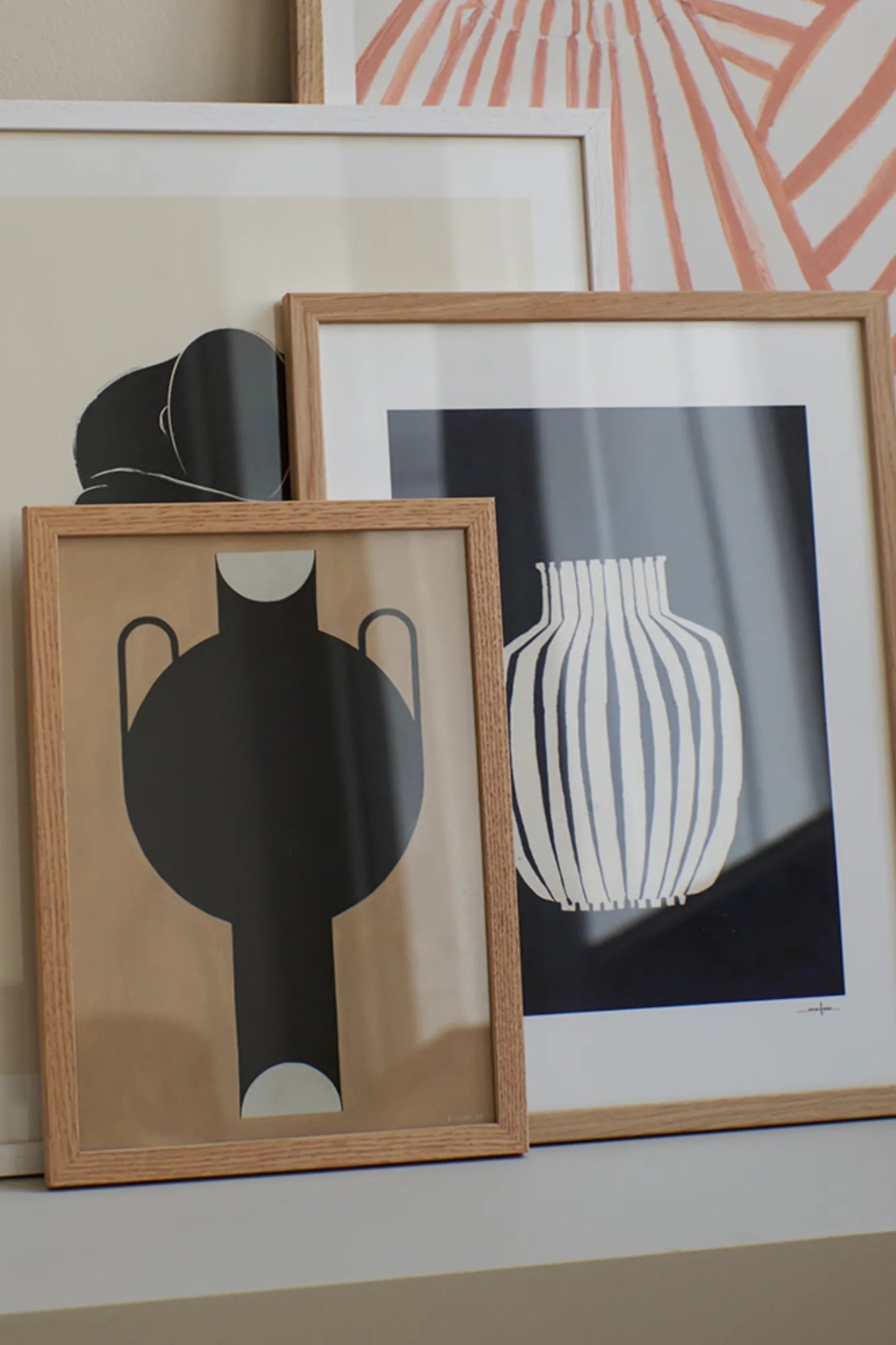 Silhouette of a beautiful vase with intricate patterns and elegant curves