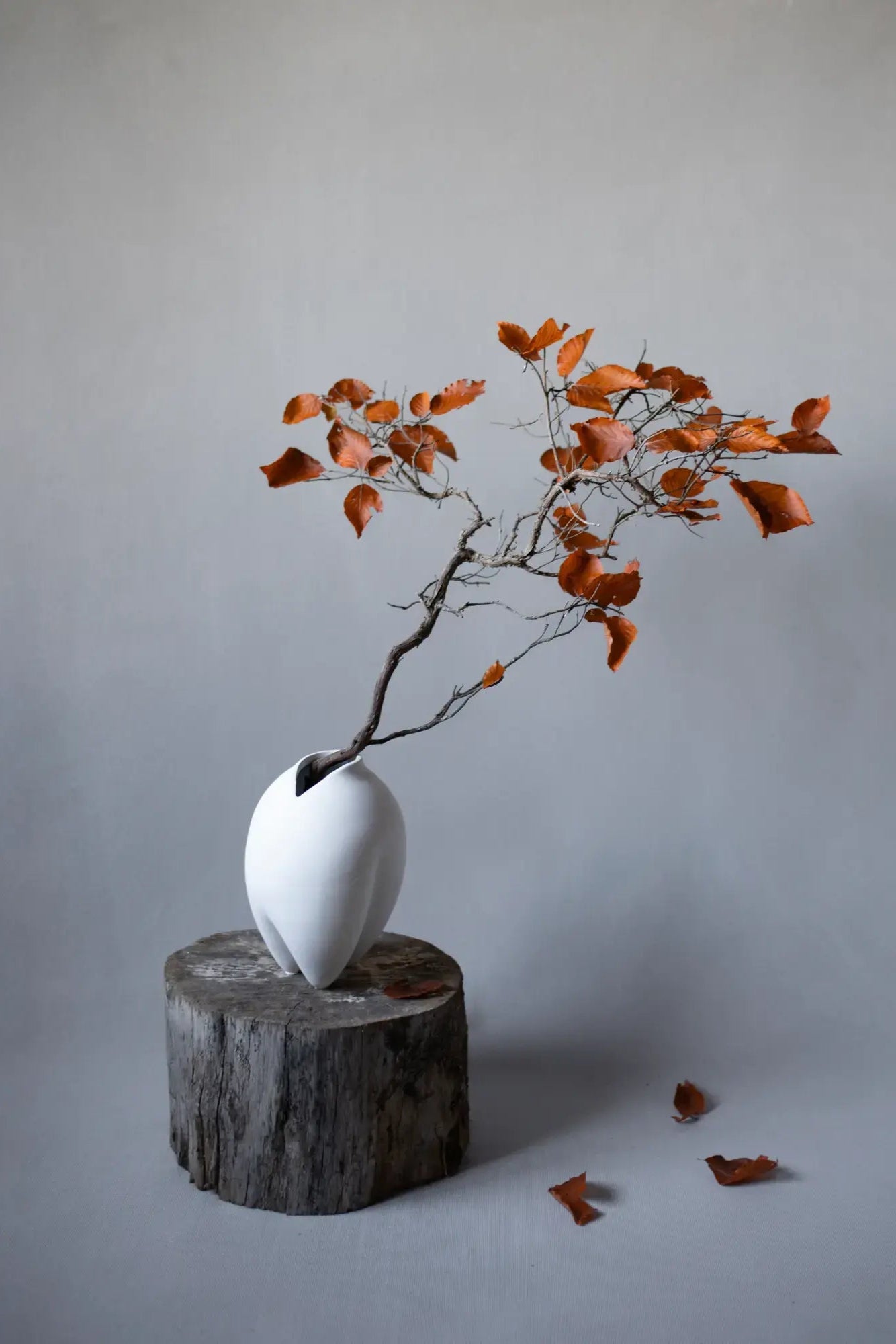 Tall and elegant Sumo Vase - Slim with modern design