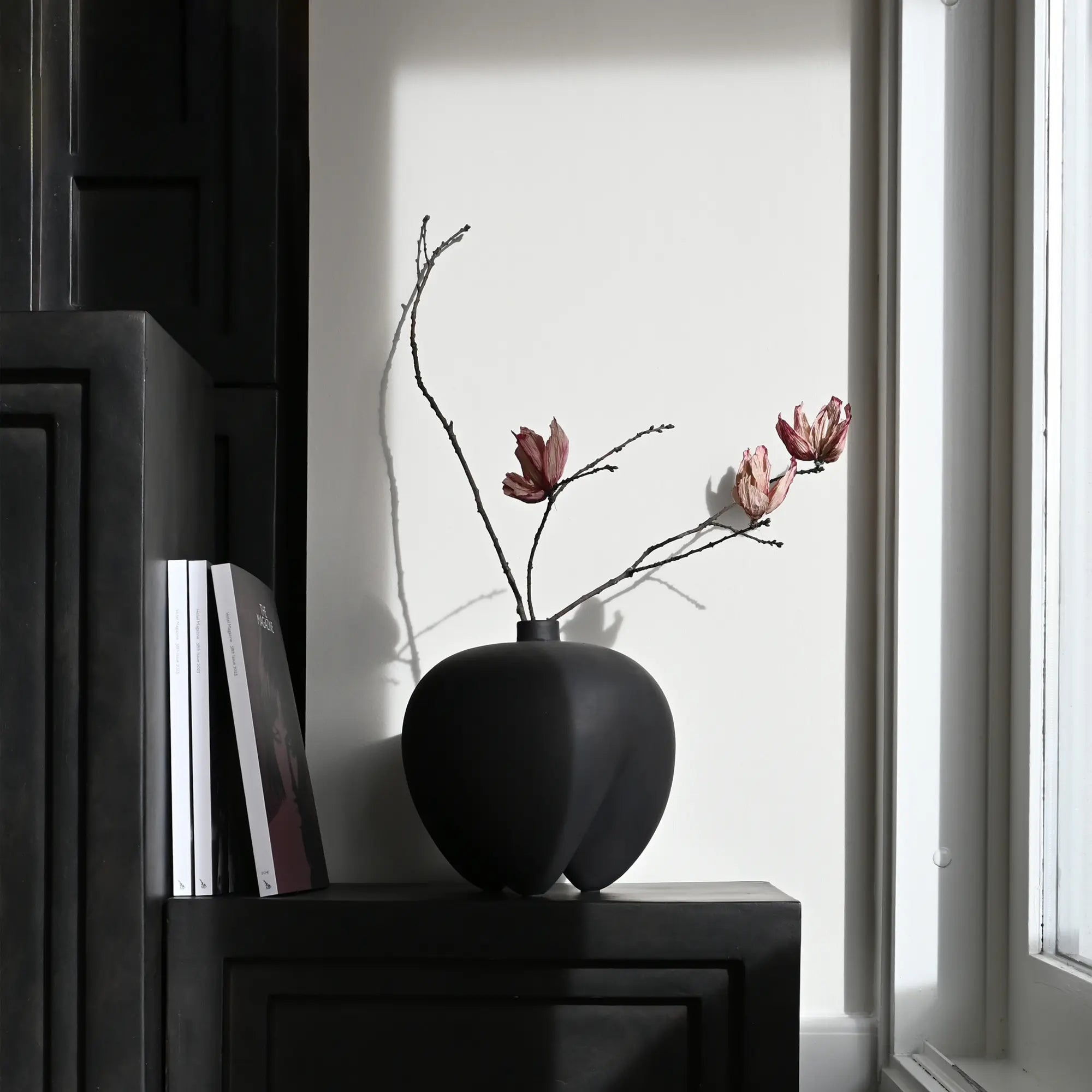  Sumo Vase - Mini with a variety of colorful flowers, adding a pop of color to any room