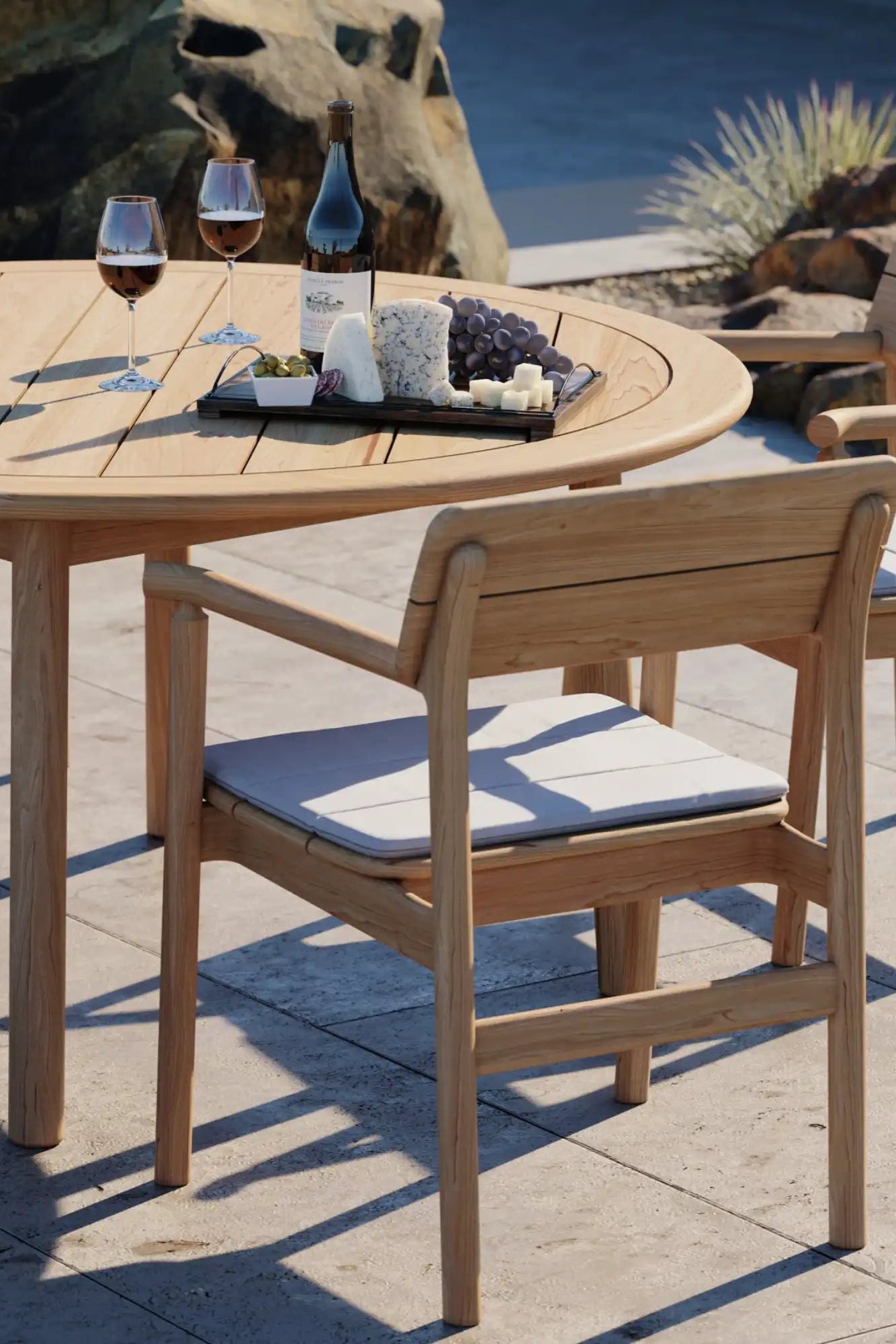 Tanso Round Table - THAT COOL LIVING