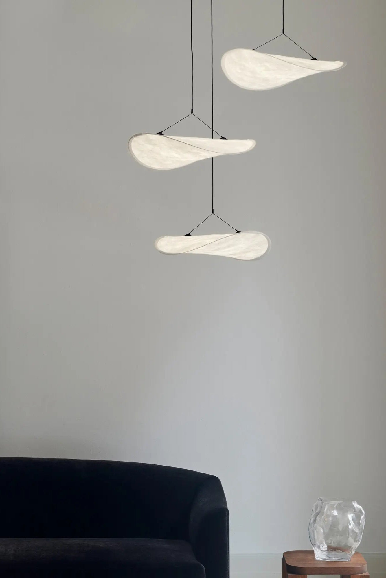 Tense Chandelier - Ø55: A stunning and modern chandelier with a 55-inch diameter