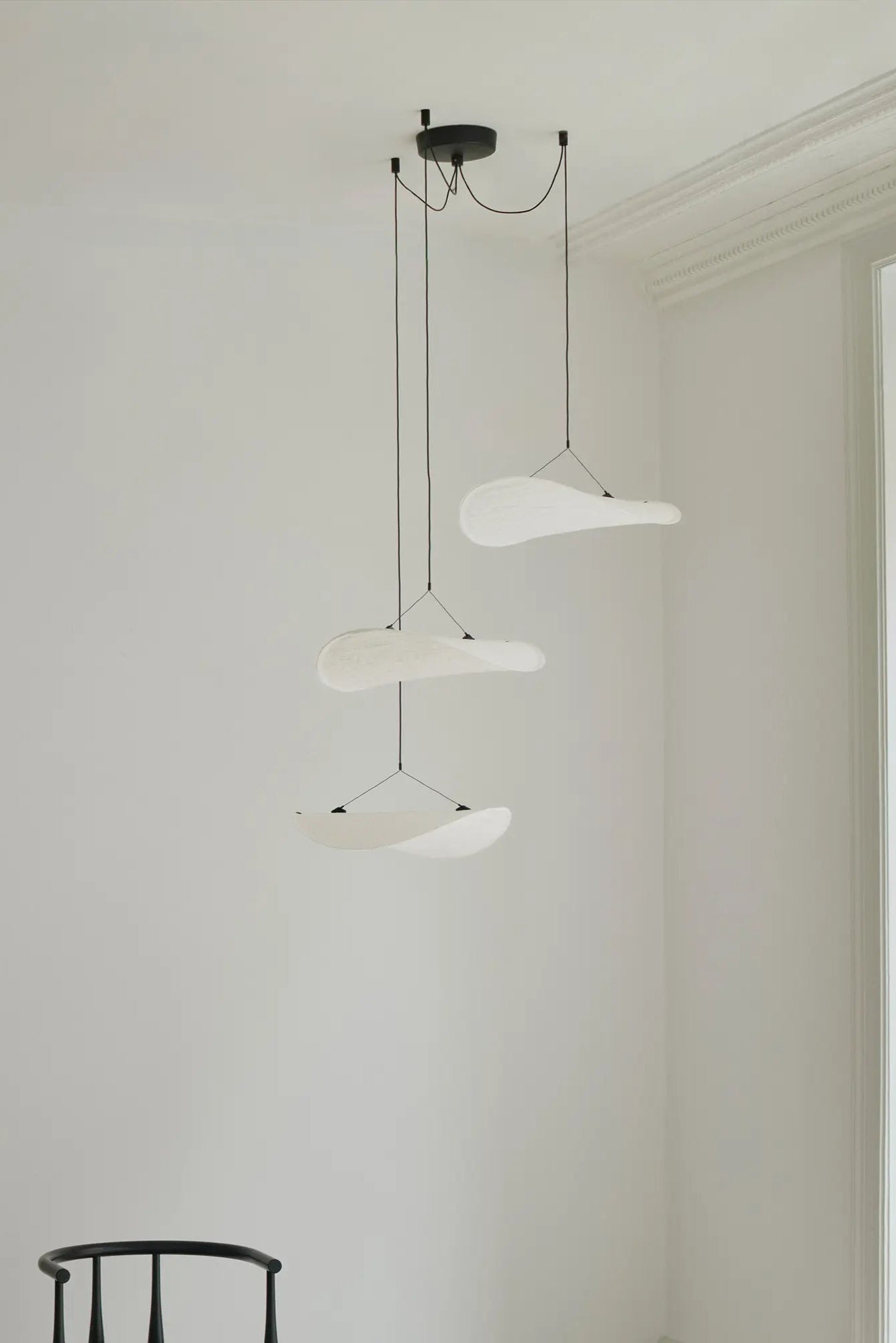 Modern and elegant Tense Chandelier with a 55-inch diameter, perfect for contemporary spaces