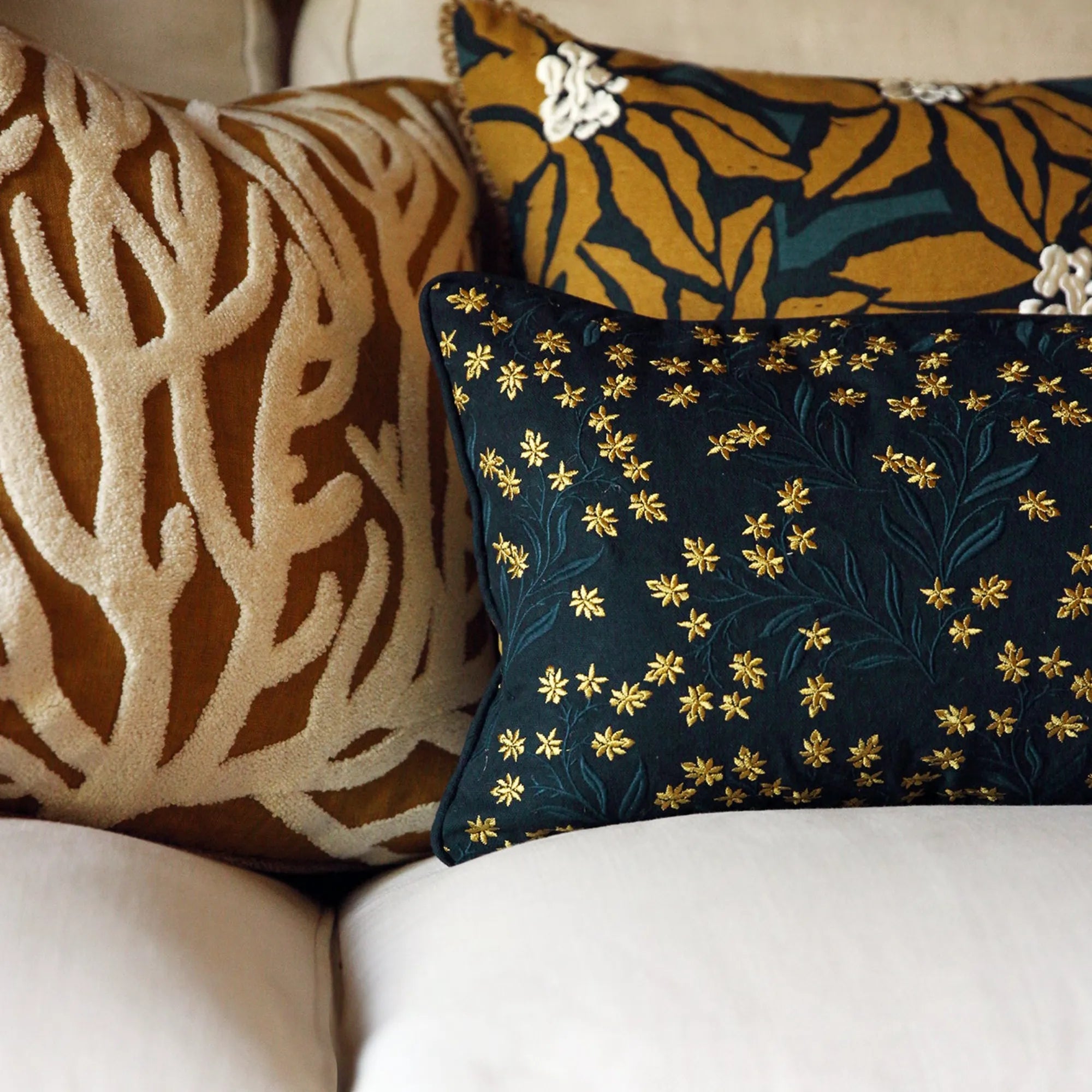 Ergonomic Audrey Double-Sided Cushion Pillow for Proper Spinal Alignment