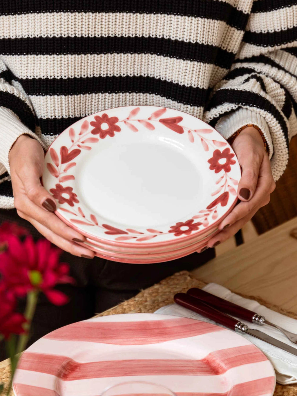 Red Flowers Hand-Painted Dessert Plate - Set of 4