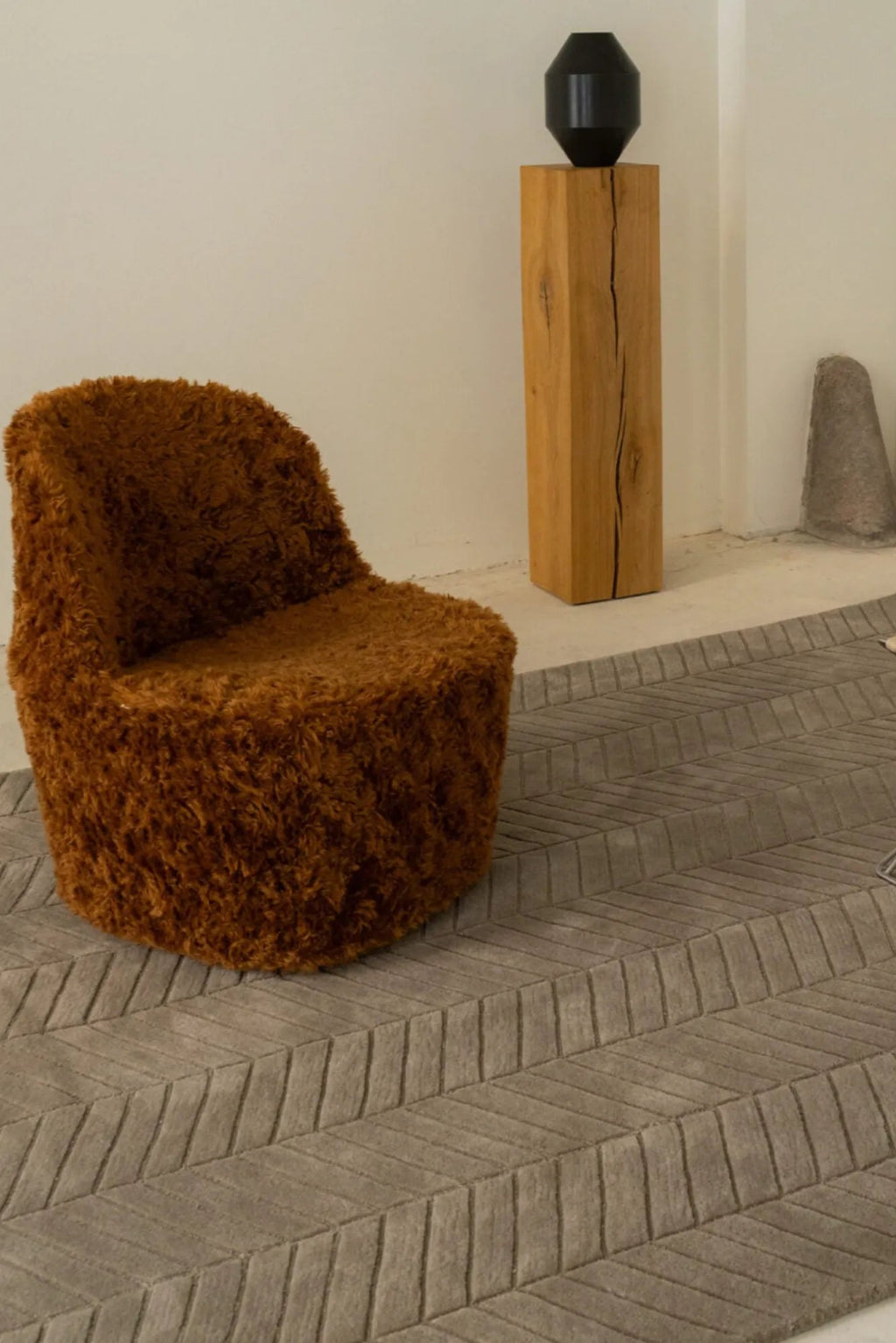 Shaggy Surface Rug in cream color, adds warmth to any space