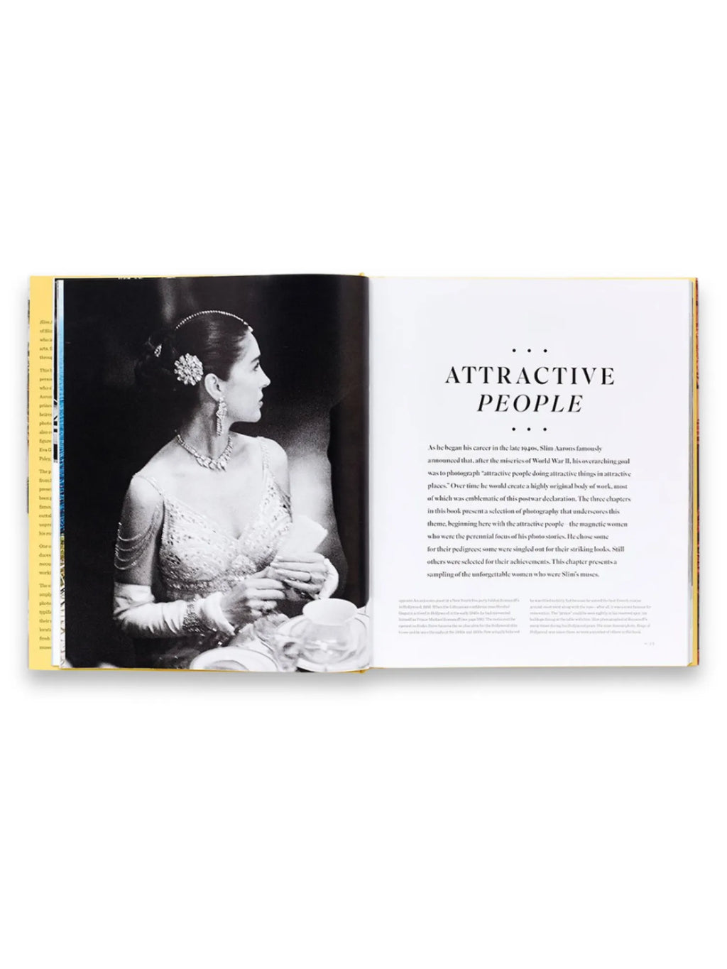 Book Women – Slim Aarons, an open photography book featuring a vintage black and white image of an elegantly dressed woman with sparkling jewelry and an article titled "Attractive People" on the facing page. This premium coffee table book offers a beautiful collection of Slim Aarons' iconic photography, perfect for art lovers and photography enthusiasts.
