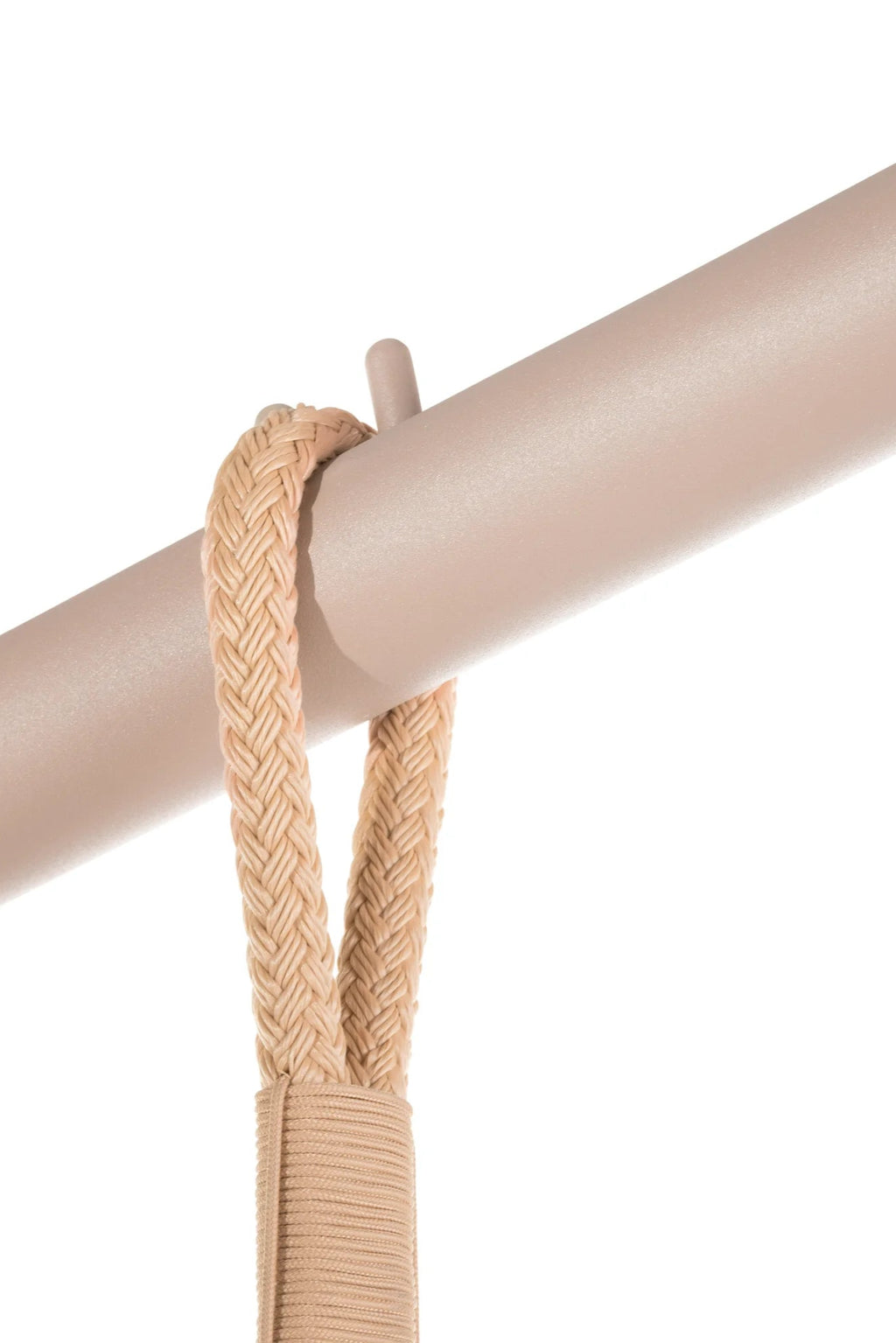 Gandia Blasco Arena Outdoor Swing, featuring a durable natural beige braided rope suspension detail with a tightly woven texture, gracefully hanging from a smooth, matte taupe metal bar. This contemporary outdoor swing is designed for modern patio seating and sophisticated garden and deck spaces.